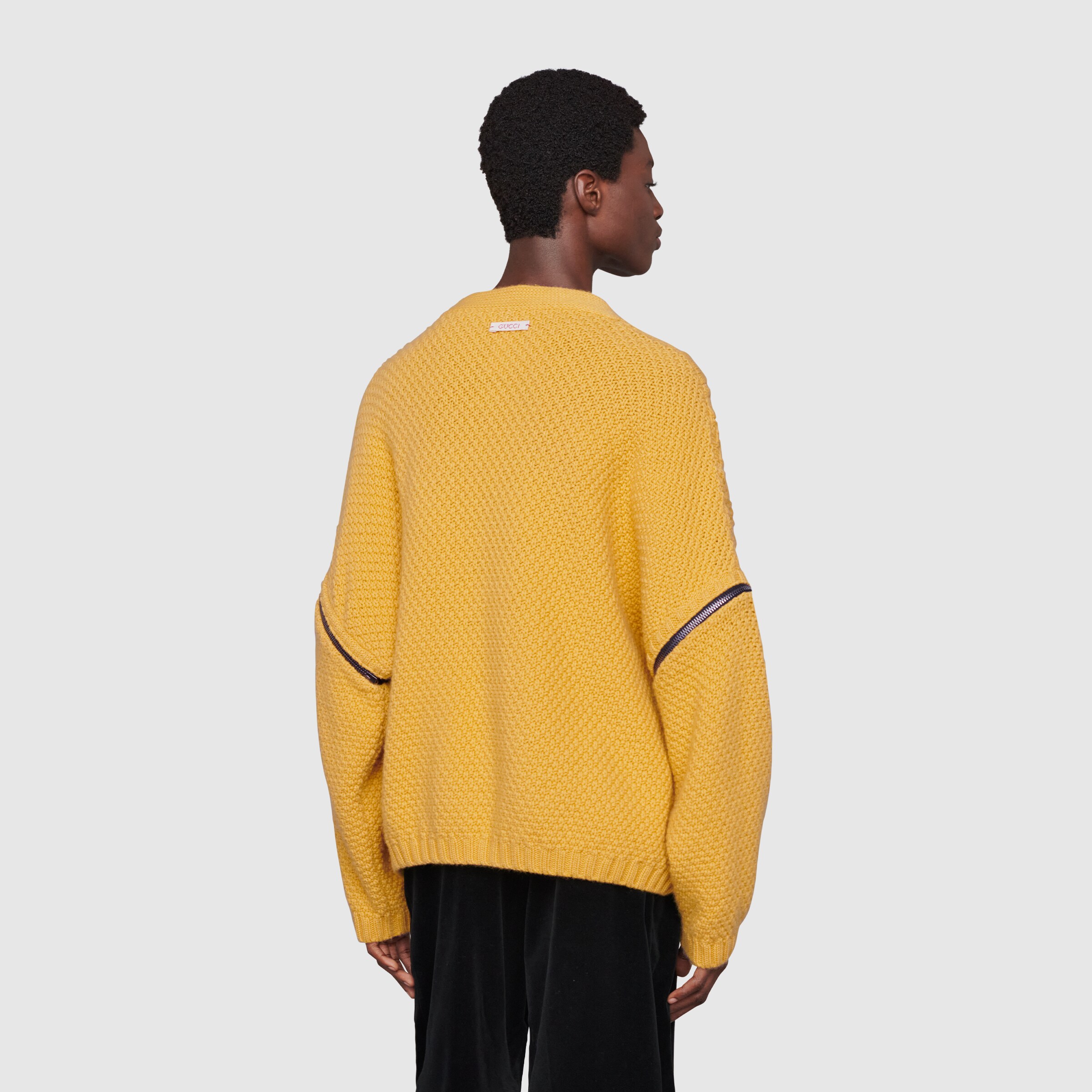 673684_XKB22_7325_005_100_0000_Light-Cable-knit-jumper-with-detachable-sleeves.jpg