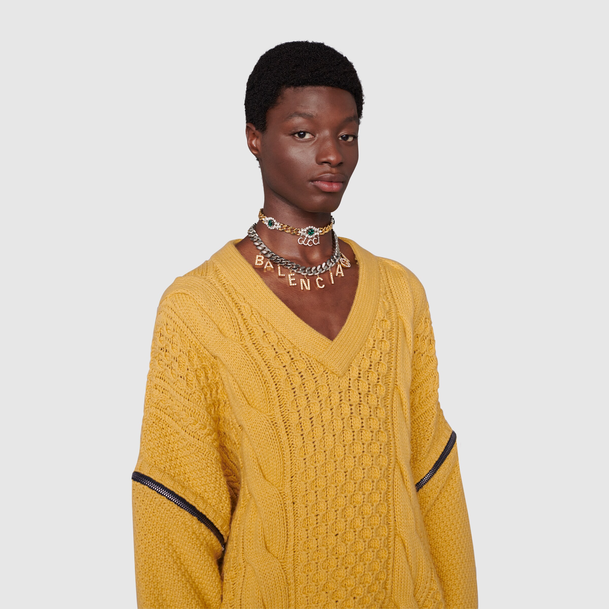 673684_XKB22_7325_010_100_0000_Light-Cable-knit-jumper-with-detachable-sleeves.jpg