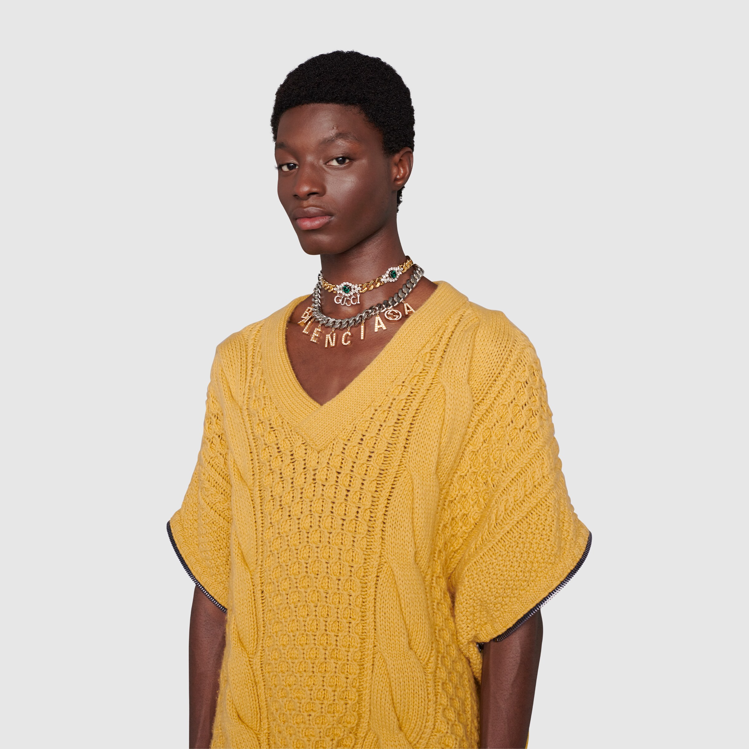 673684_XKB22_7325_012_100_0000_Light-Cable-knit-jumper-with-detachable-sleeves.jpg
