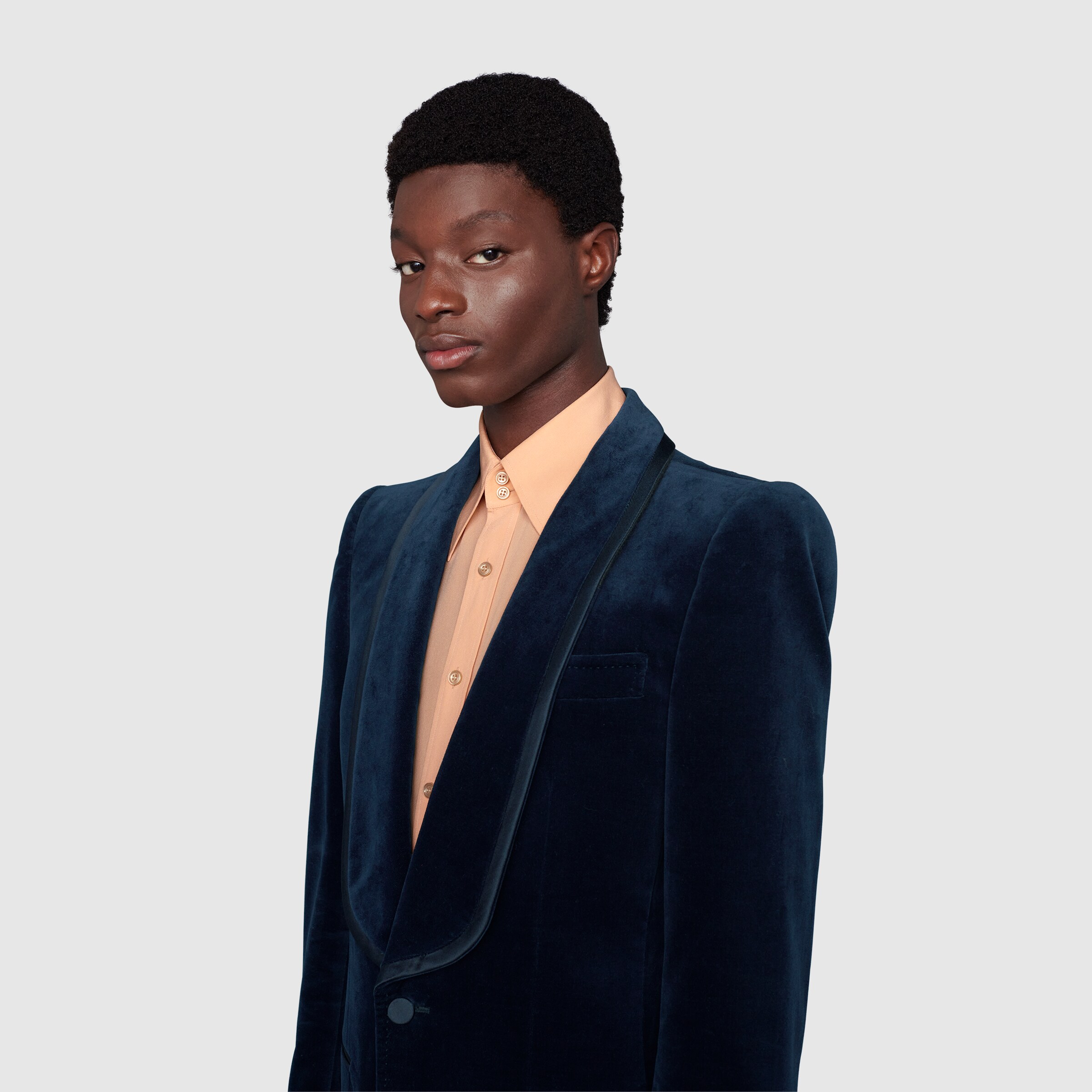 679470_Z4716_4376_010_100_0000_Light-Stretch-velvet-jacket-with-padded-shoulders.jpg
