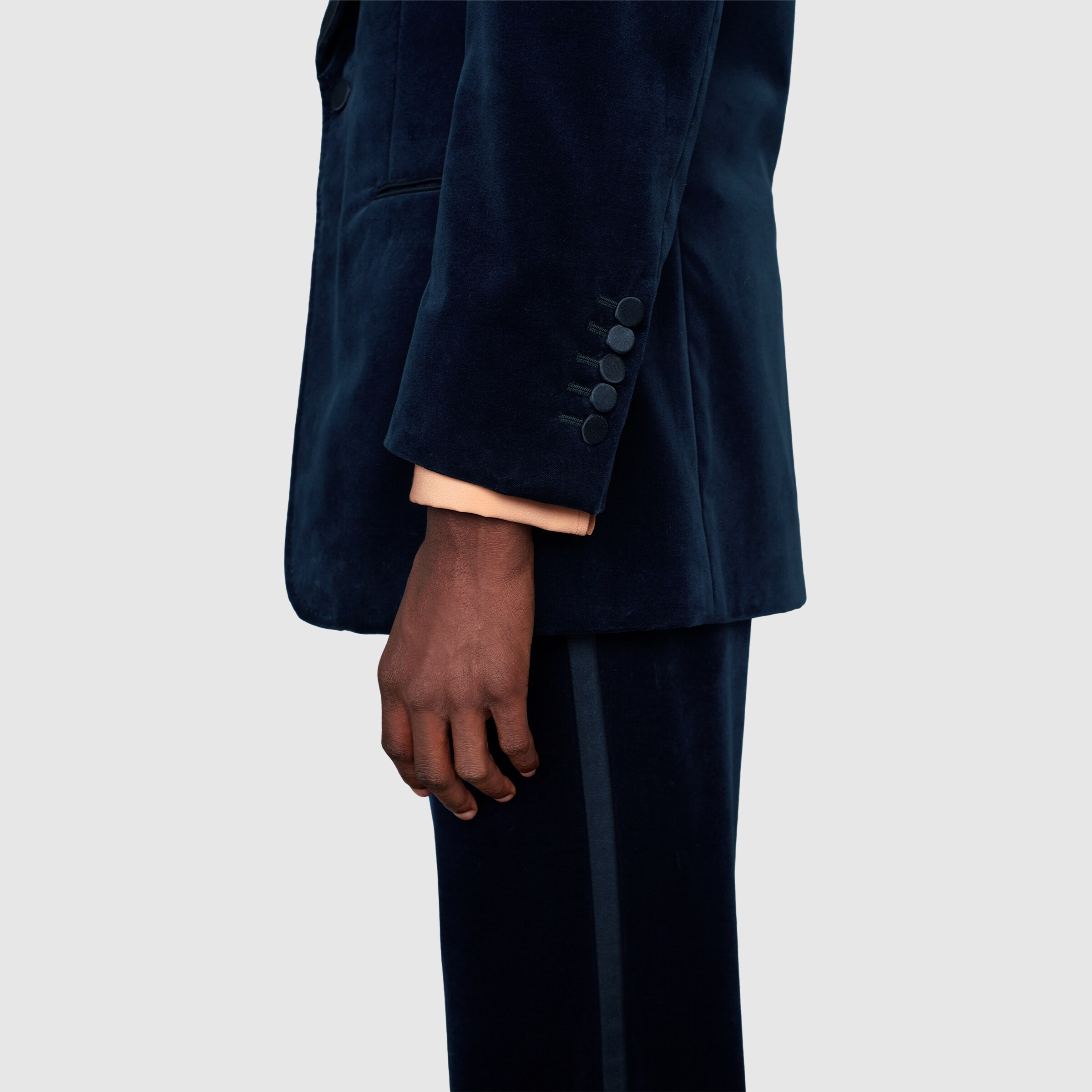 679470_Z4716_4376_012_100_0000_Light-Stretch-velvet-jacket-with-padded-shoulders.jpg