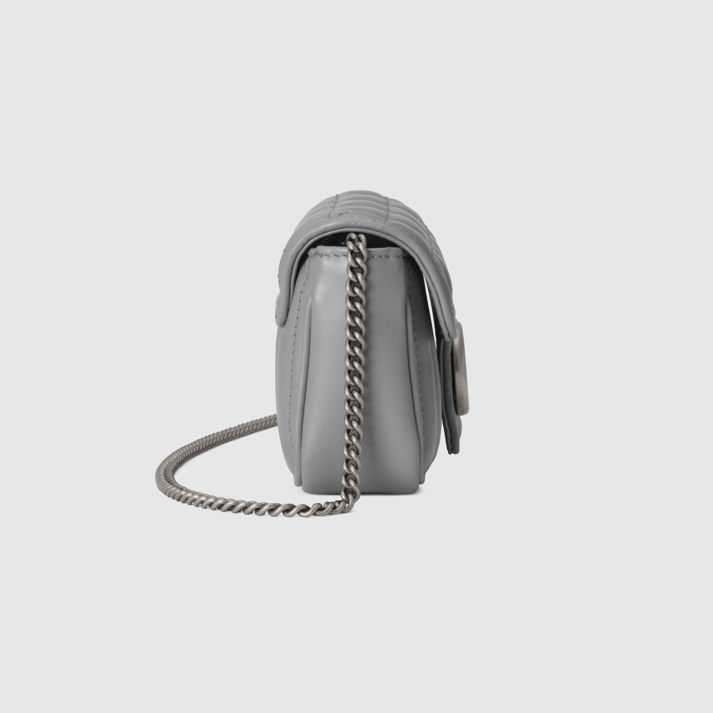 476433_DTD5N_1711_004_057_0000_Light-GG-Marmont-super-mini-bag.jpg
