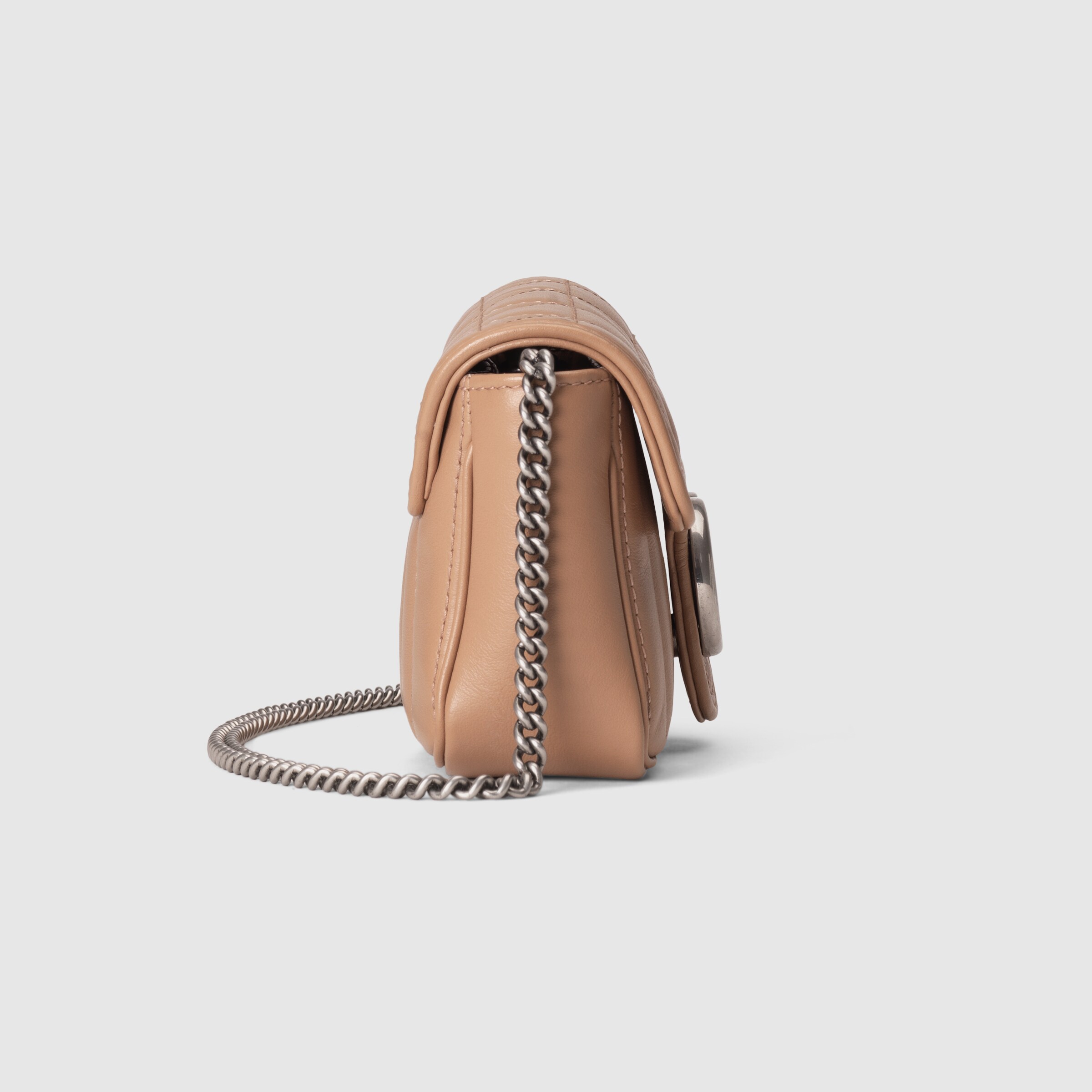 476433_DTD5N_2754_004_057_0000_Light-GG-Marmont-super-mini-bag.jpg