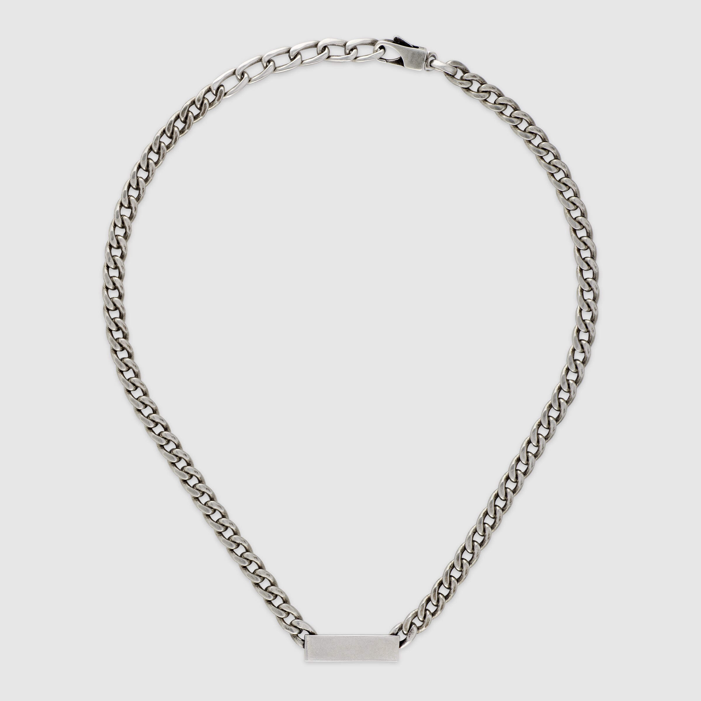678713_J8410_8183_009_100_0000_Light-Enamel-necklace-with-Gucci-logo.jpg