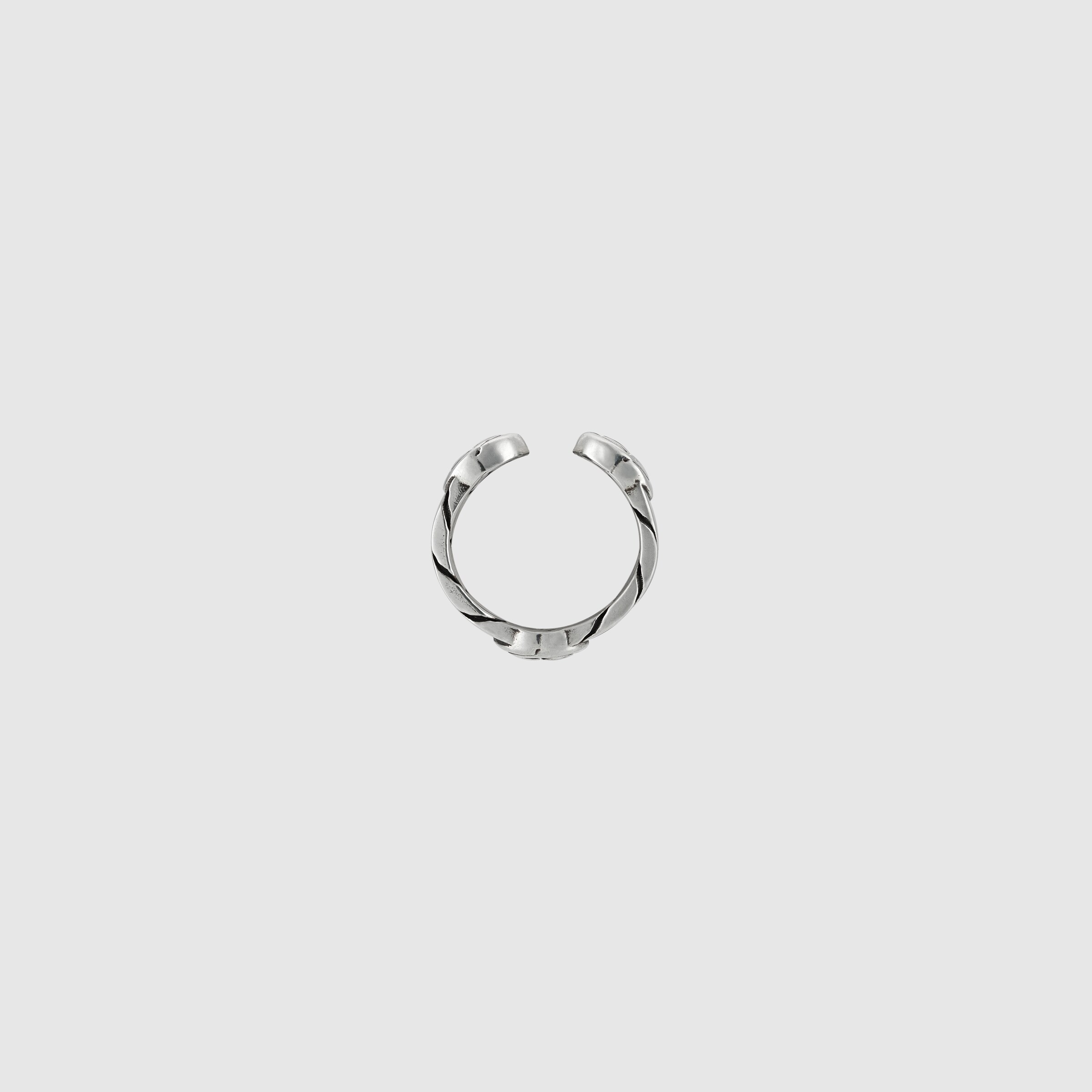 675115_J8400_0728_002_100_0000_Light-Large-Interlocking-G-ear-cuff.jpg