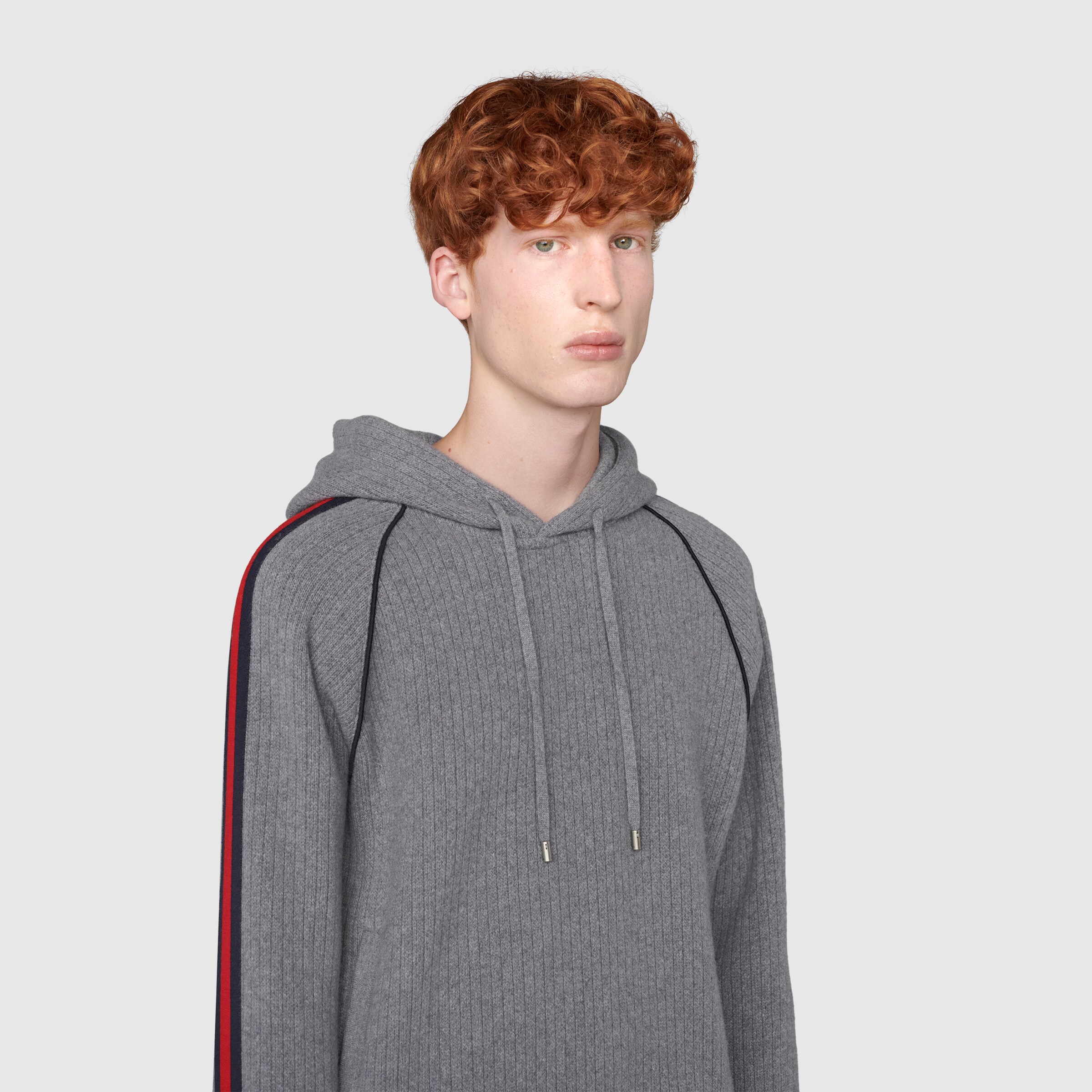 673623_XJDU4_1093_010_100_0000_Light-Hooded-sweatshirt-with-Web.jpg