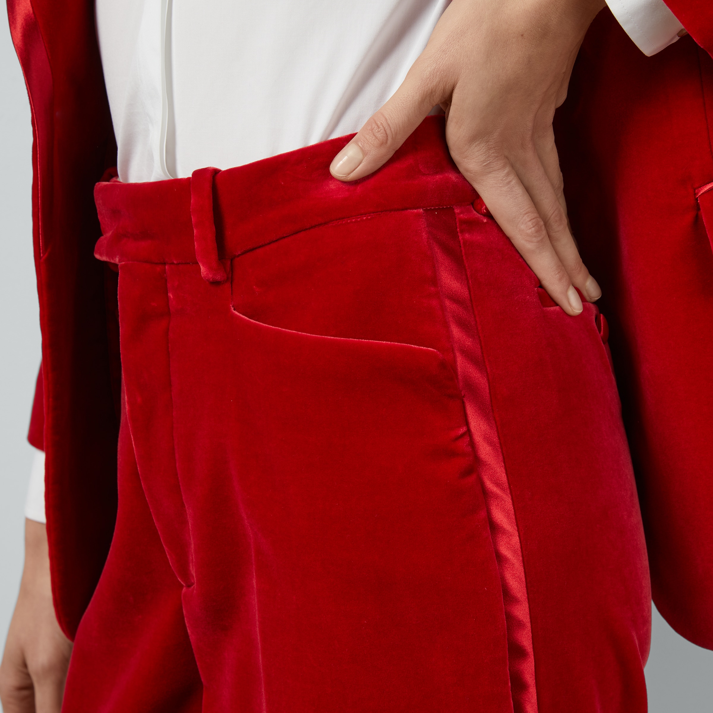 675762_ZAH1H_6487_005_100_0000_Light-Stretch-velvet-flared-trousers.jpg