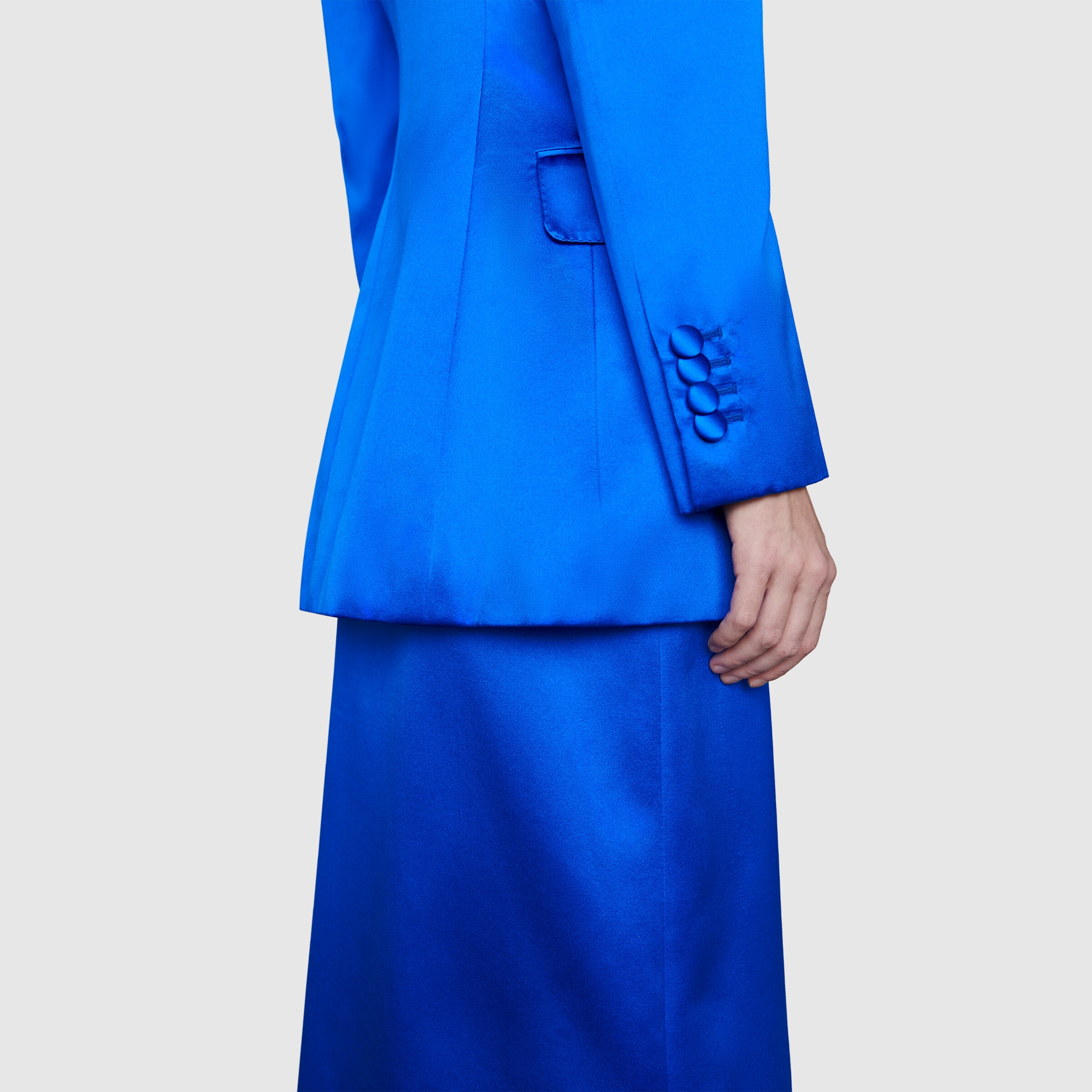 664576_ZHS84_4256_012_100_0000_Light-Silk-duchesse-jacket.jpg