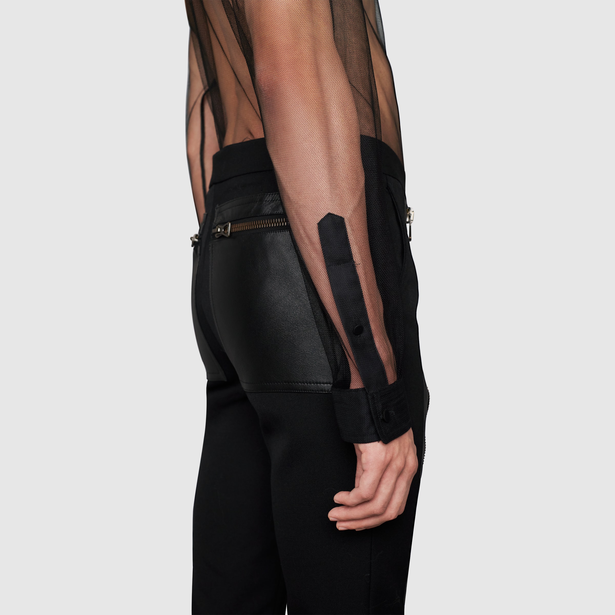 670957_ZHT80_1000_012_100_0000_Light-Nylon-shirt.jpg