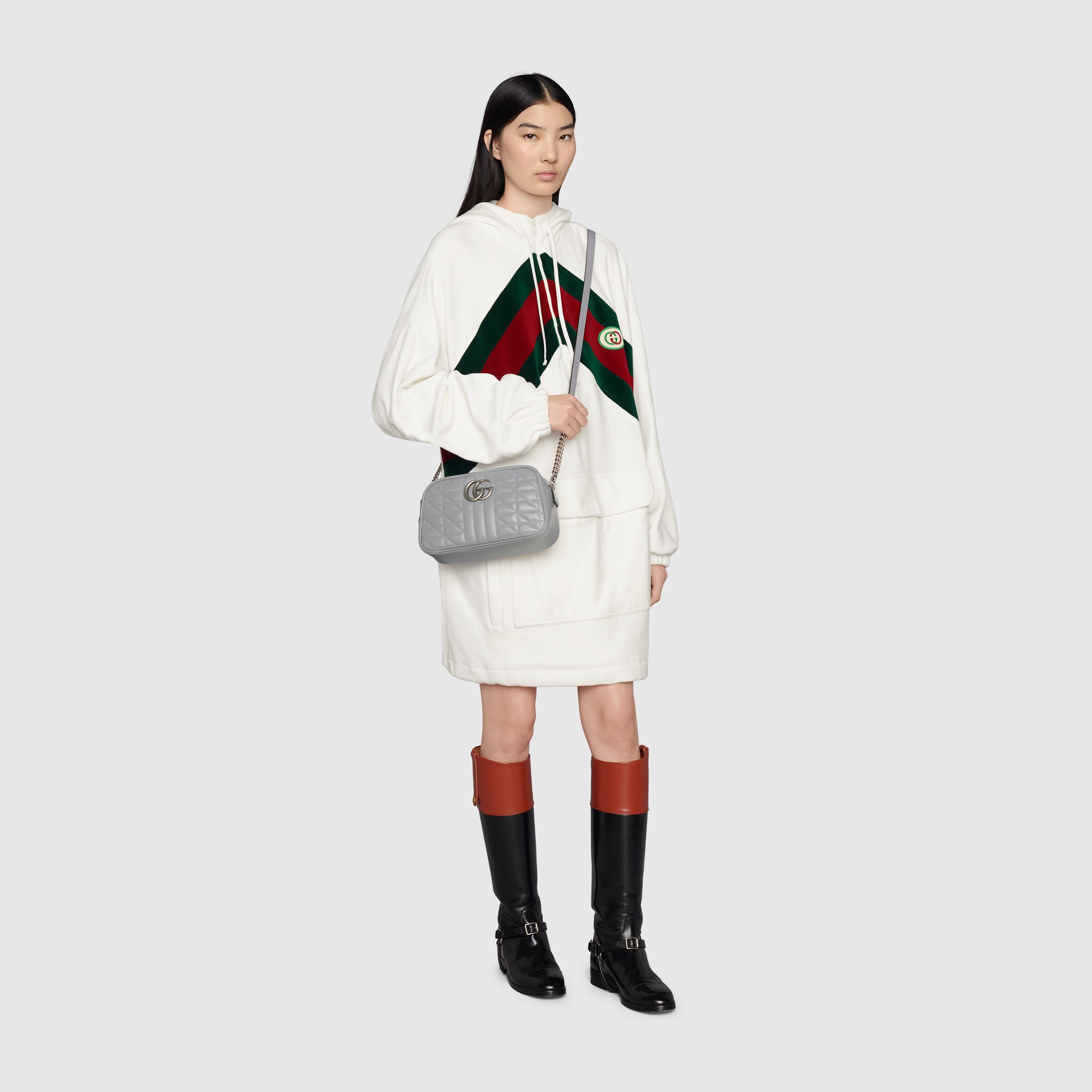 447632_UM8BN_1711_011_100_0000_Light-GG-Marmont-small-shoulder-bag.jpg