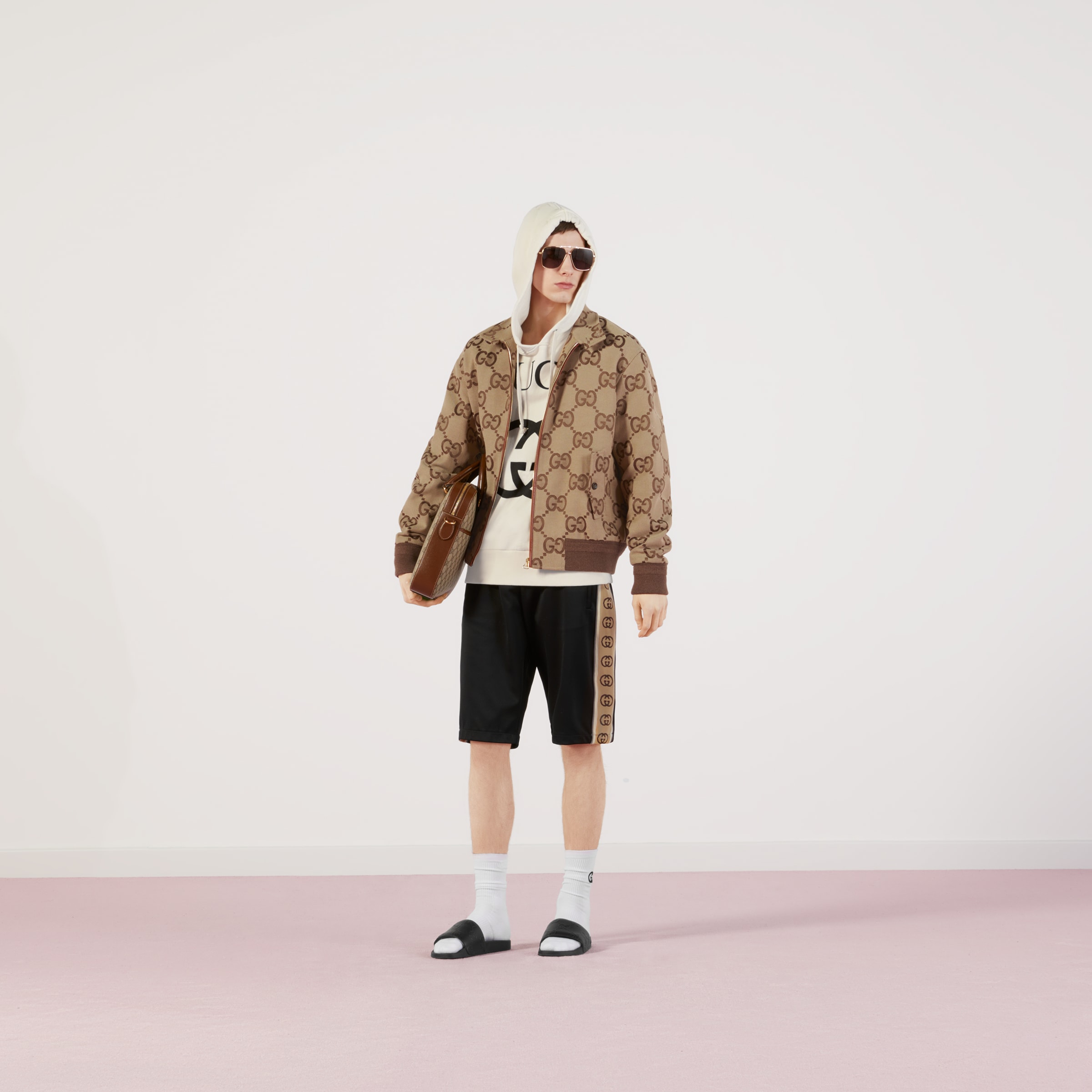 680812_Z8AVS_2580_002_100_0000_Light-Jumbo-GG-canvas-jacket.jpg