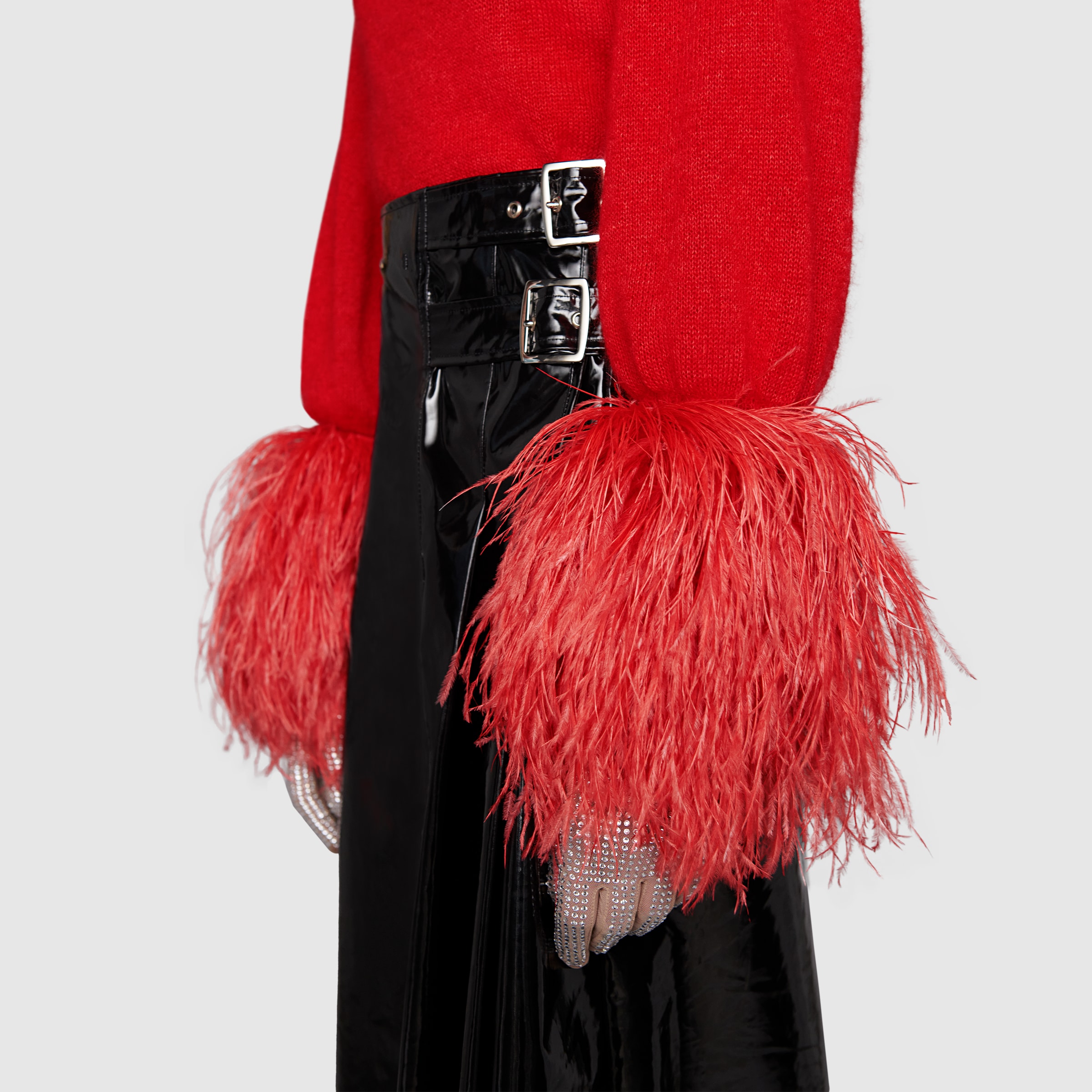 670624_XKB1V_6429_012_100_0000_Light-Silk-mohair-jumper-with-feathers.jpg