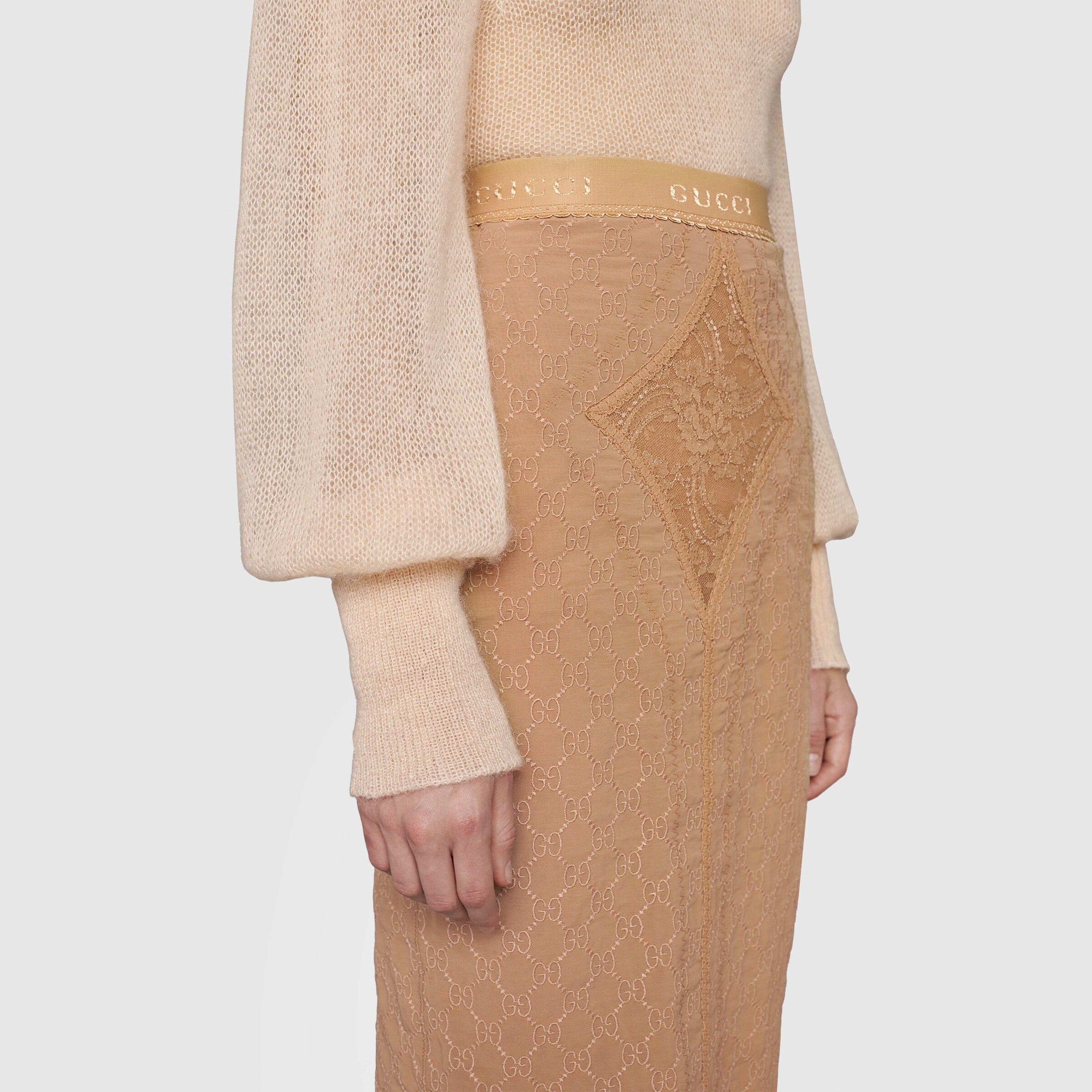 670625_XKB1V_9136_012_100_0000_Light-Silk-mohair-jumper-with-feathers.jpg