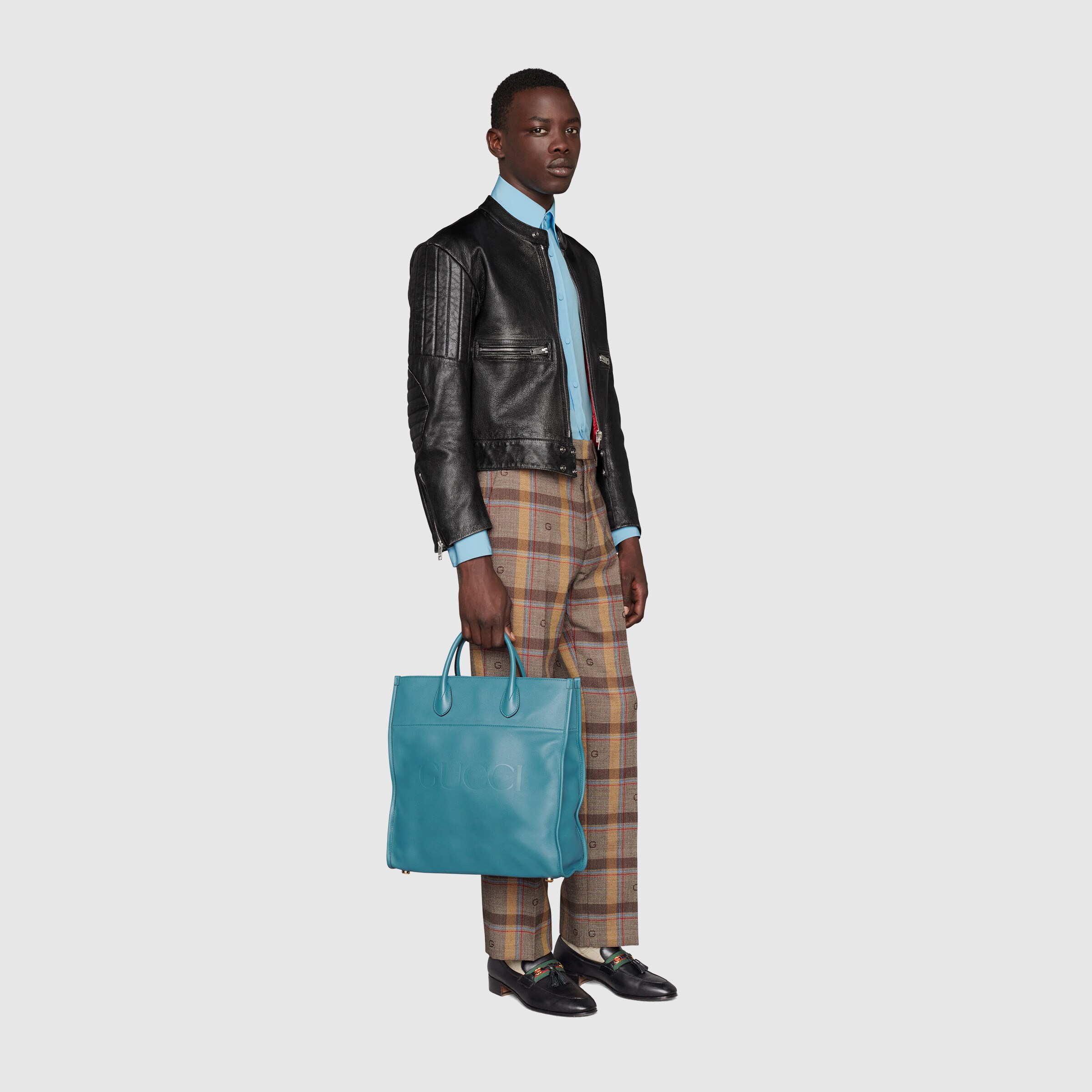 674850_0E8IG_4432_005_100_0000_Light-Medium-tote-with-Gucci-logo.jpg