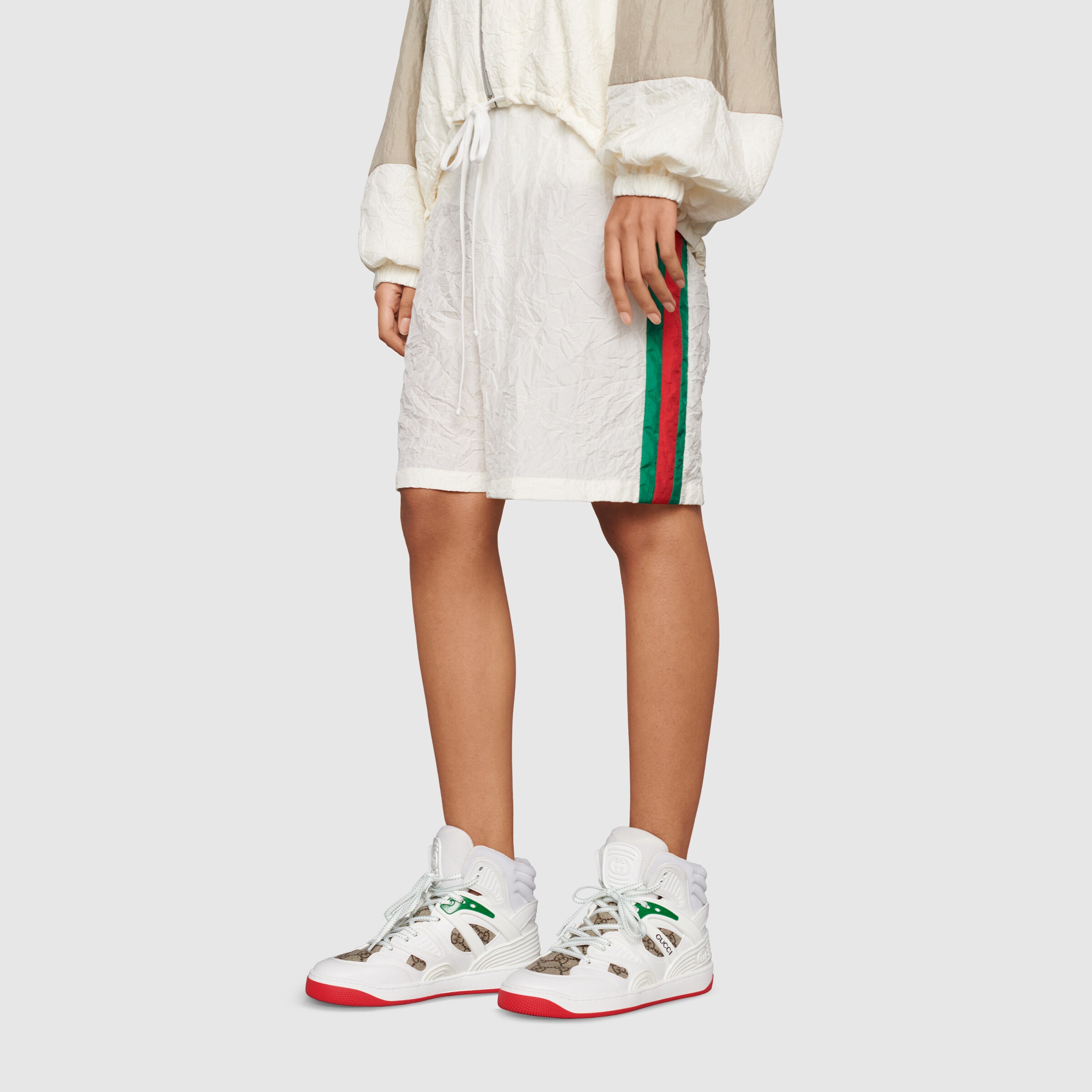 676111_2SHG0_9076_008_100_0000_Light-Womens-Gucci-Basket-sneaker.jpg