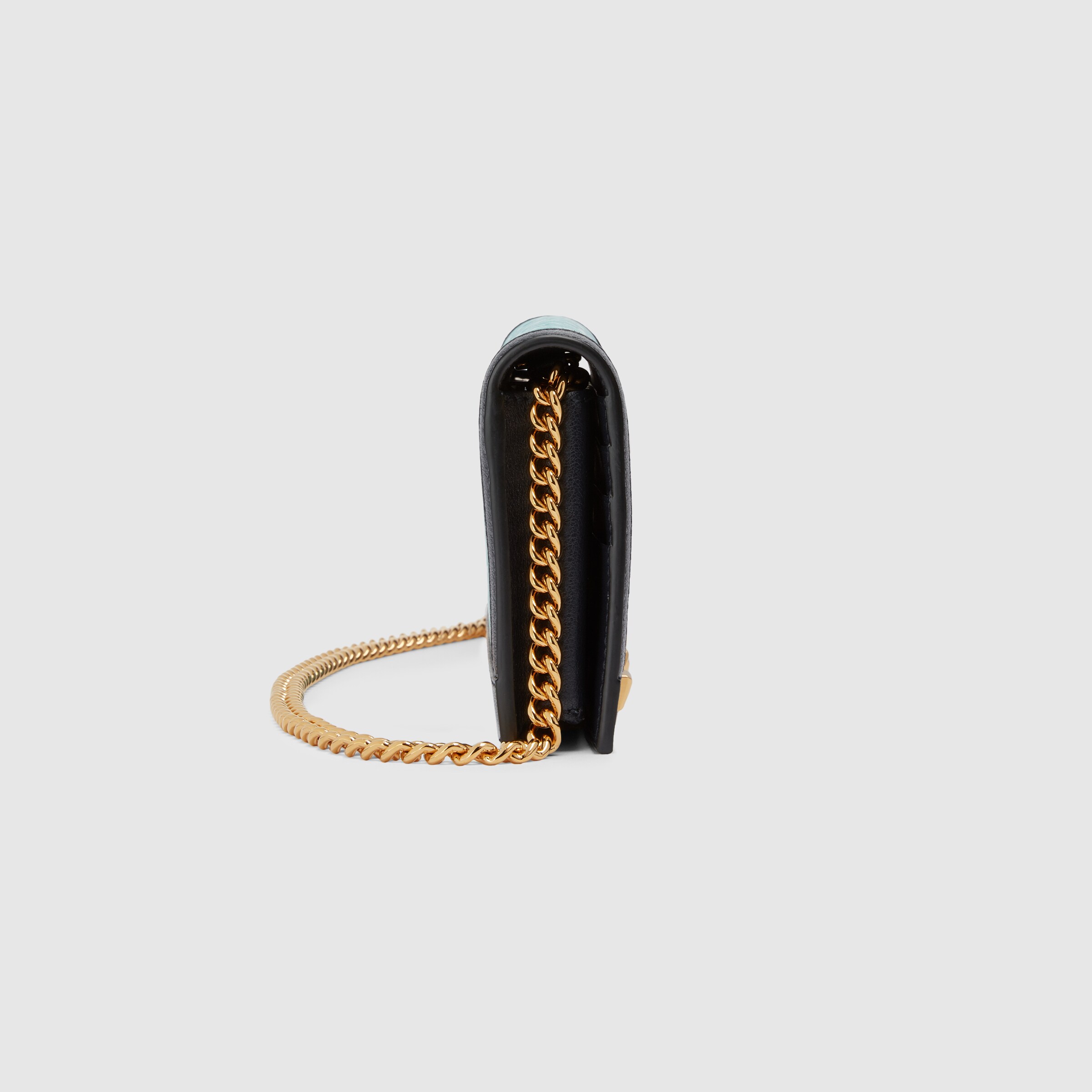676155_UF4AX_4967_004_100_0014_Light-GG-wallet-with-chain.jpg