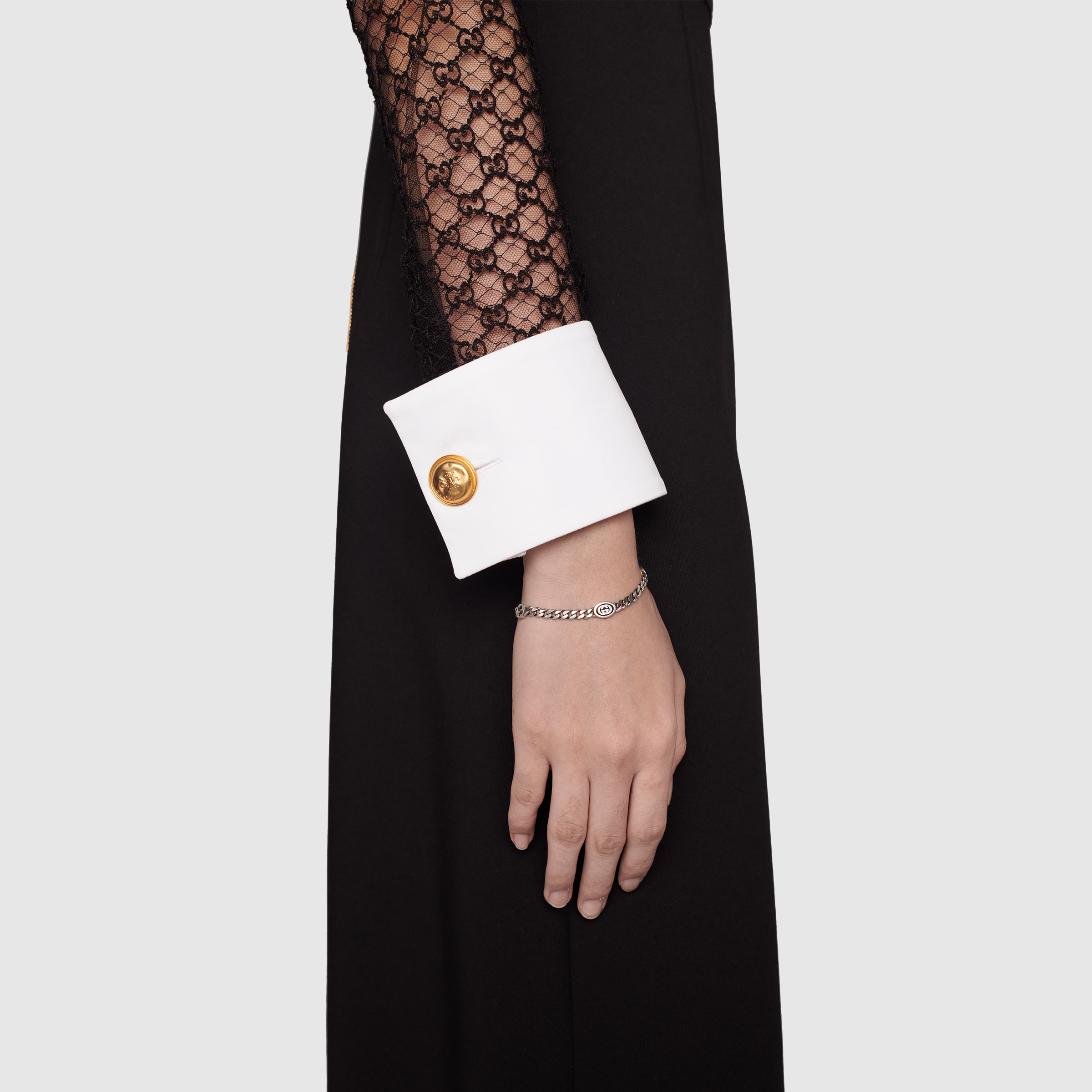 678660_J8410_8191_009_100_0000_Light-Interlocking-G-bracelet.jpg