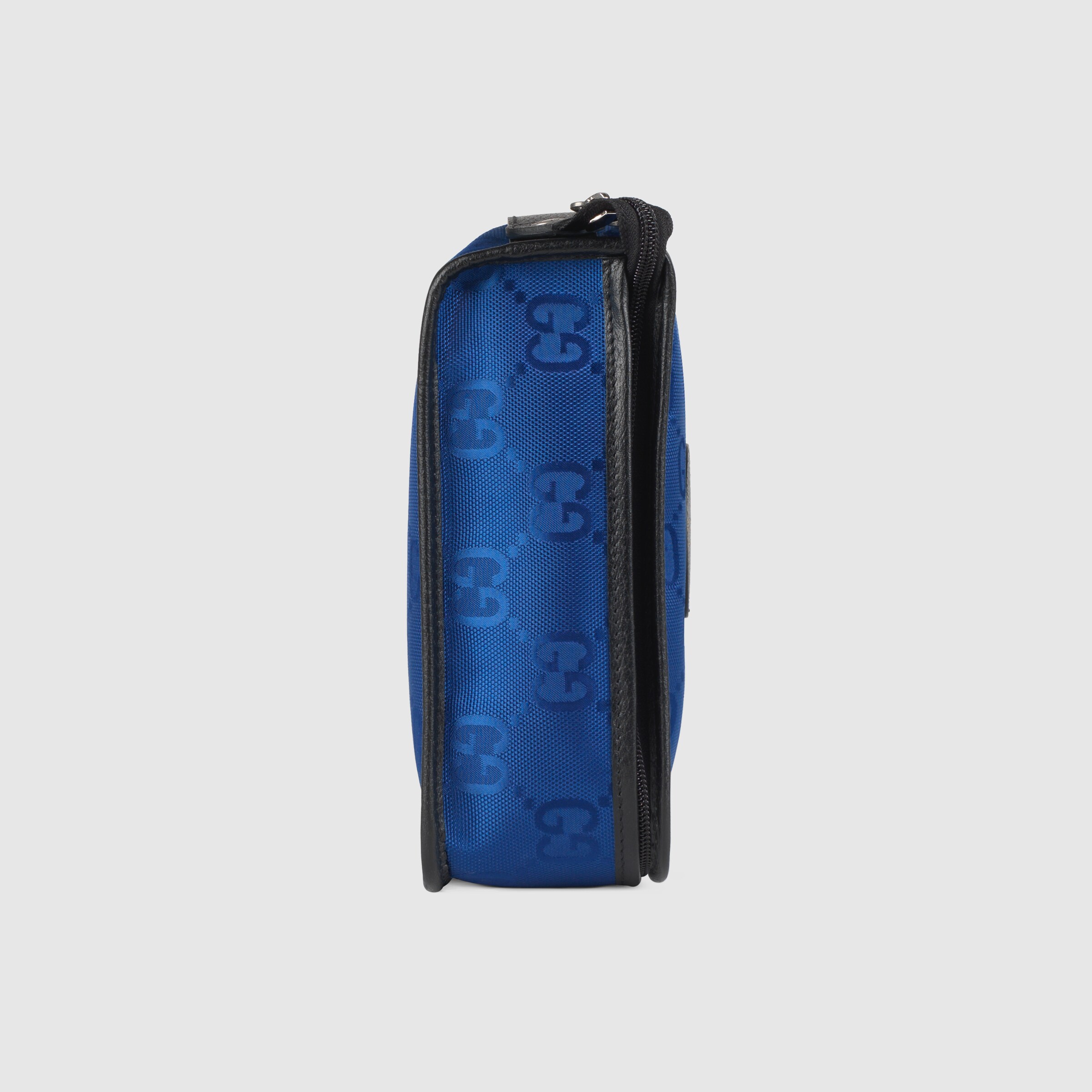 674797_UKDLN_4267_004_053_0000_Light-Gucci-Off-The-Grid-medium-packing-cube.jpg