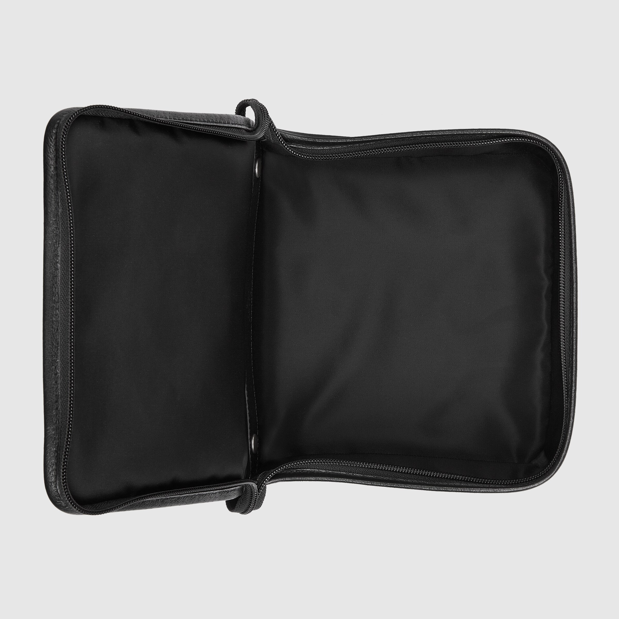 674801_UKDLN_1000_007_036_0000_Light-Gucci-Off-The-Grid-small-packing-cube.jpg