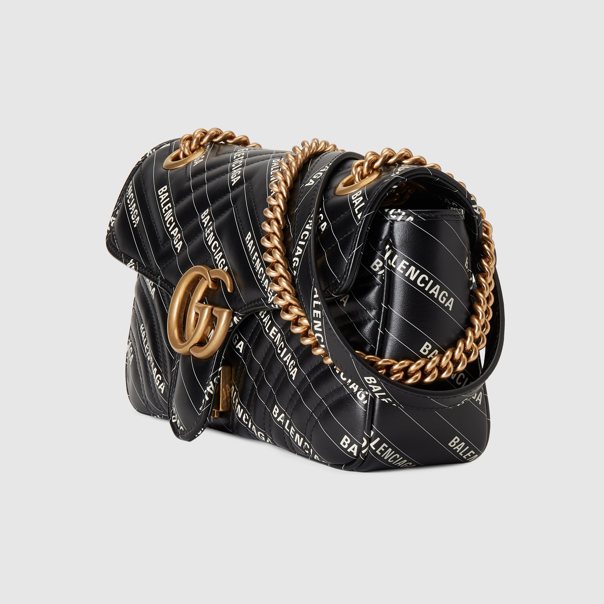 443497_UK5AT_1089_002_063_0017_Light-The-Hacker-Project-small-GG-Marmont-bag.jpg