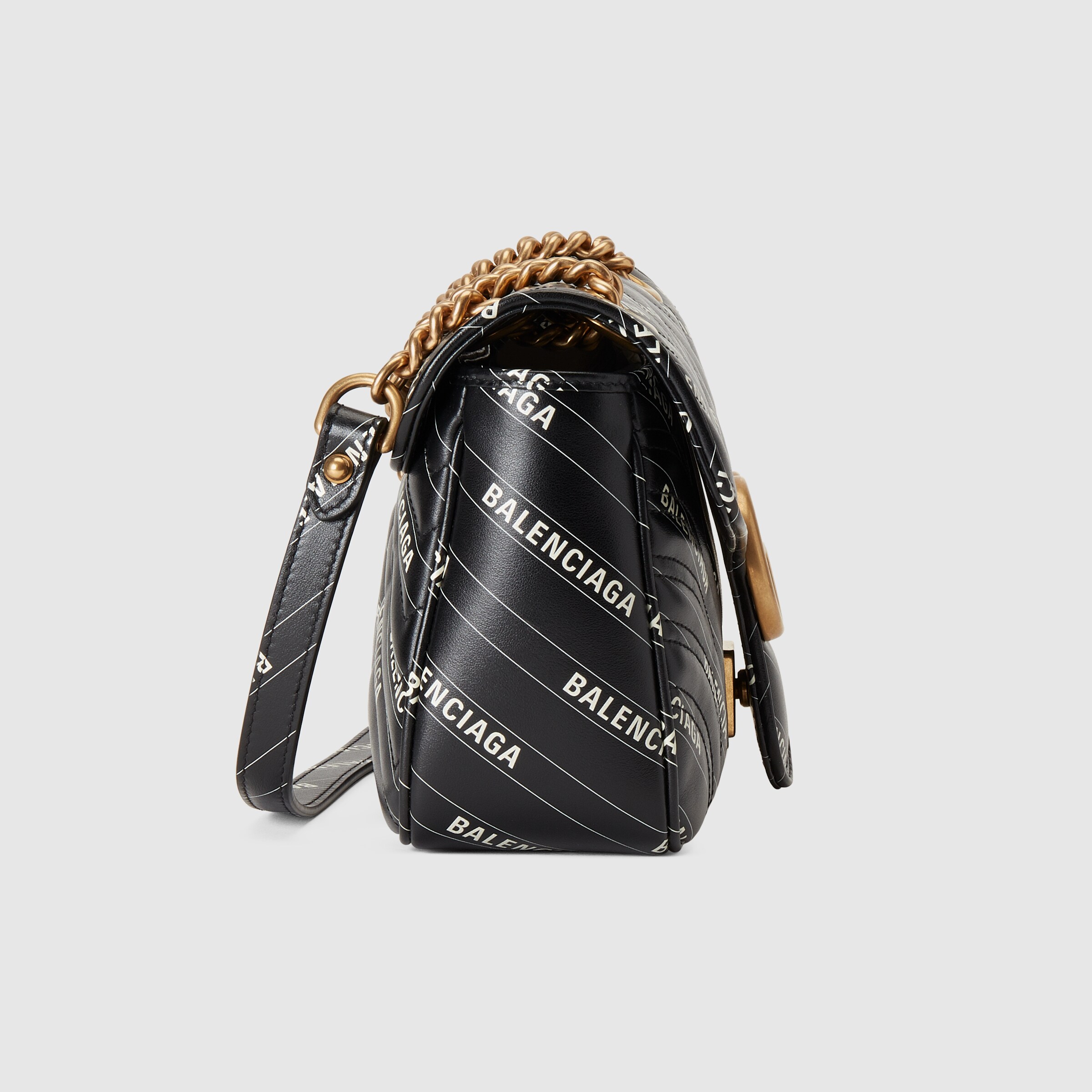 443497_UK5AT_1089_004_063_0017_Light-The-Hacker-Project-small-GG-Marmont-bag.jpg