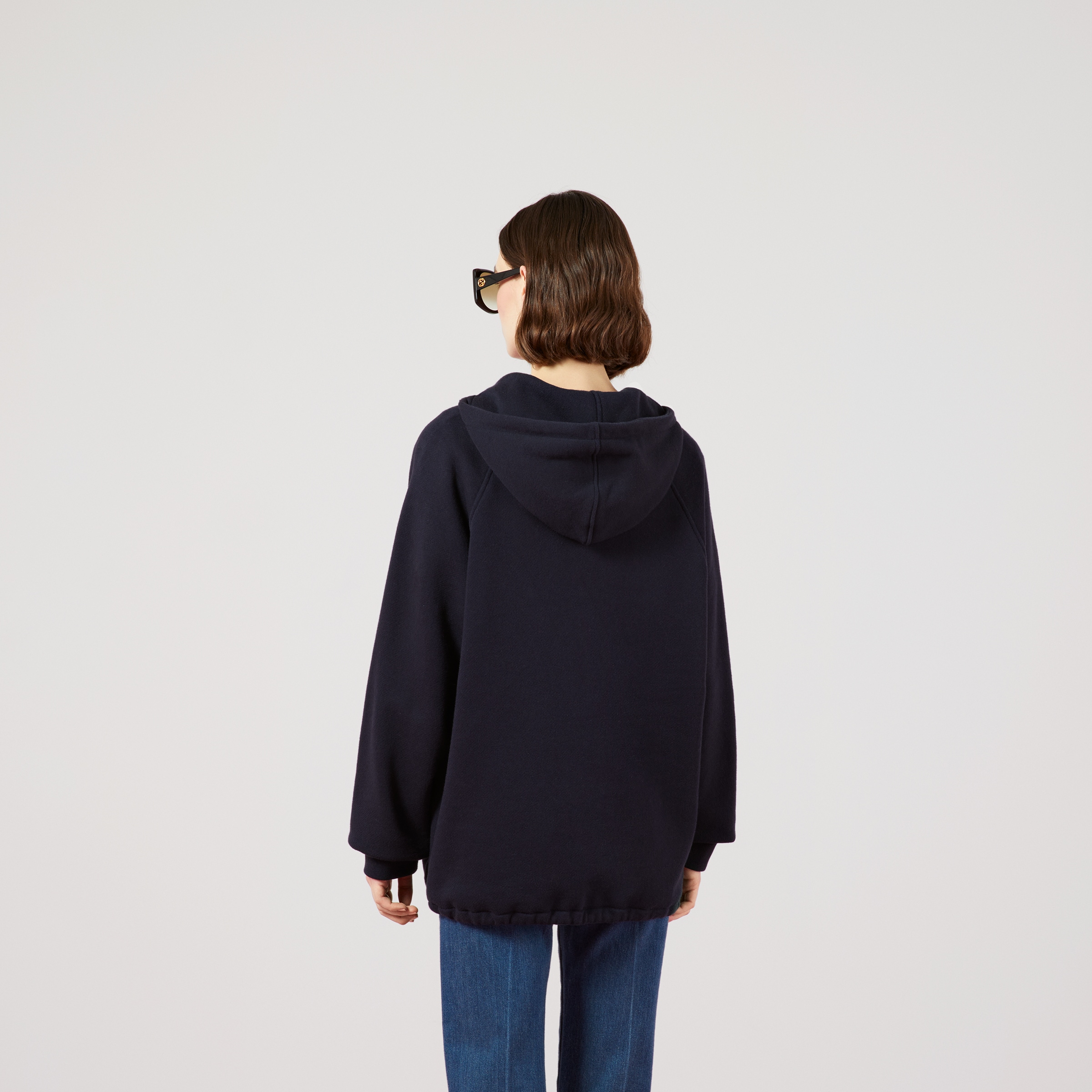 644656_XJC3W_4440_011_100_0000_Light-Web-with-vintage-Gucci-logo-sweatshirt.jpg