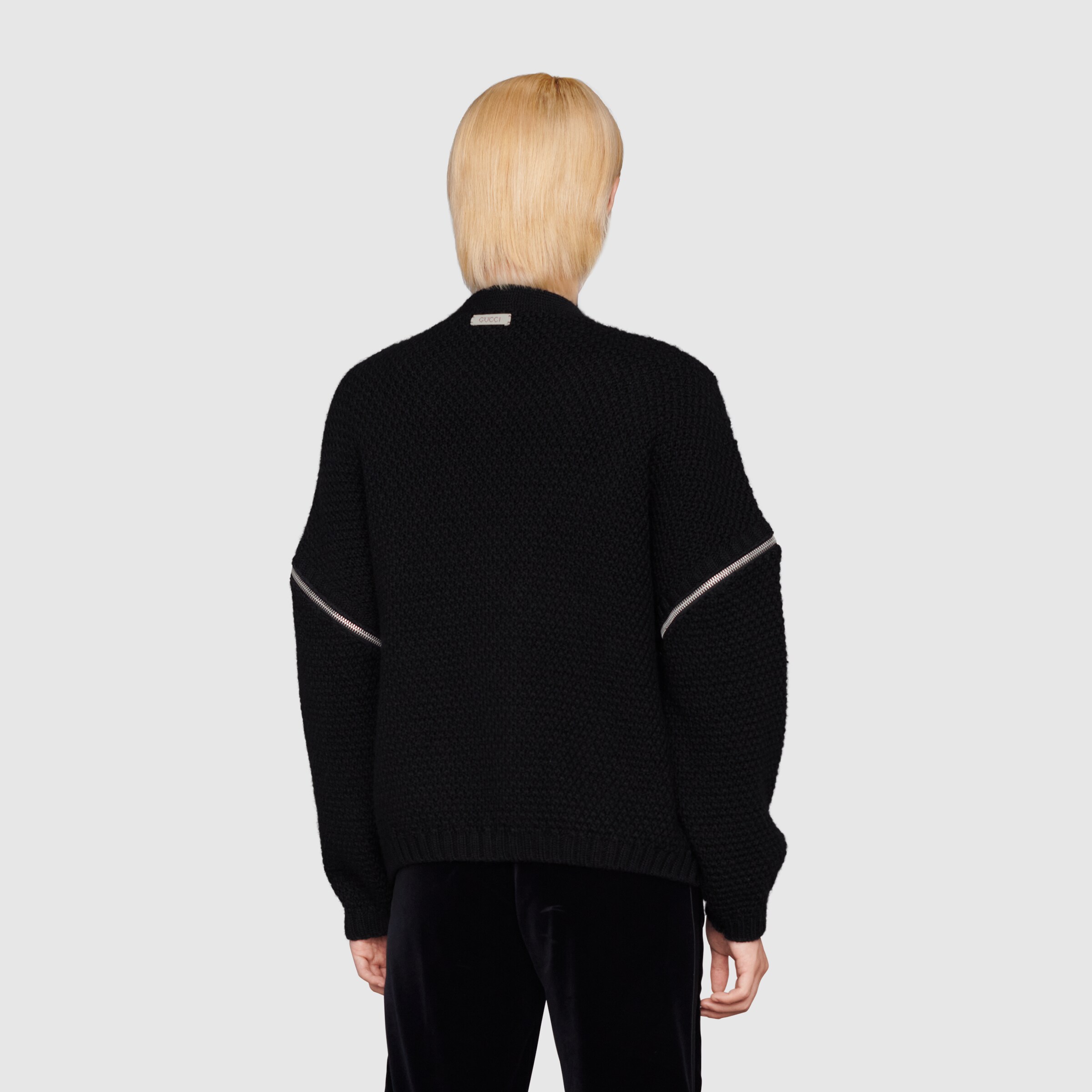 681624_XKB22_1000_005_100_0000_Light-Cable-knit-cardigan-with-detachable-sleeves.jpg