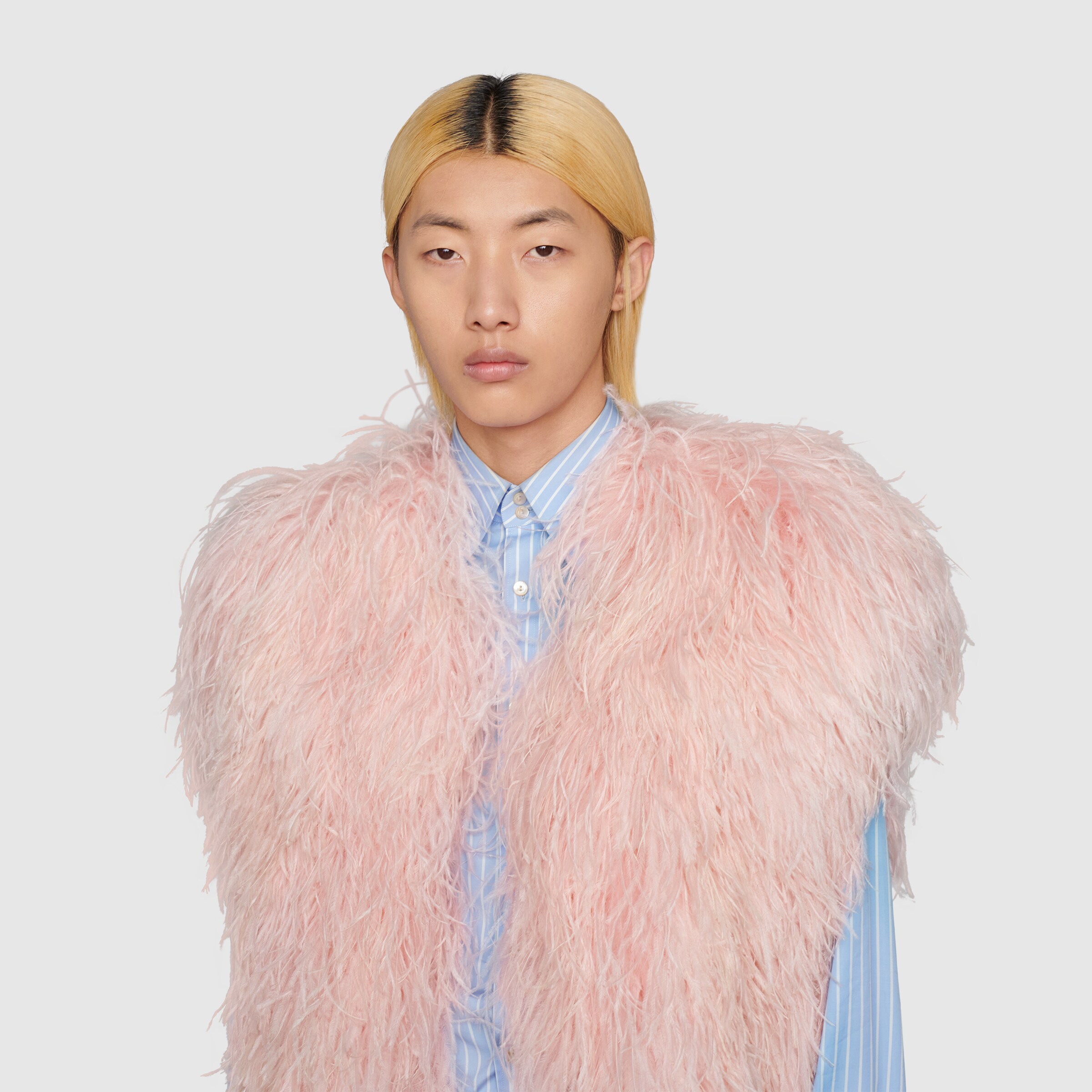 678889_Z8AUW_5304_010_100_0000_Light-Vest-with-feathers.jpg