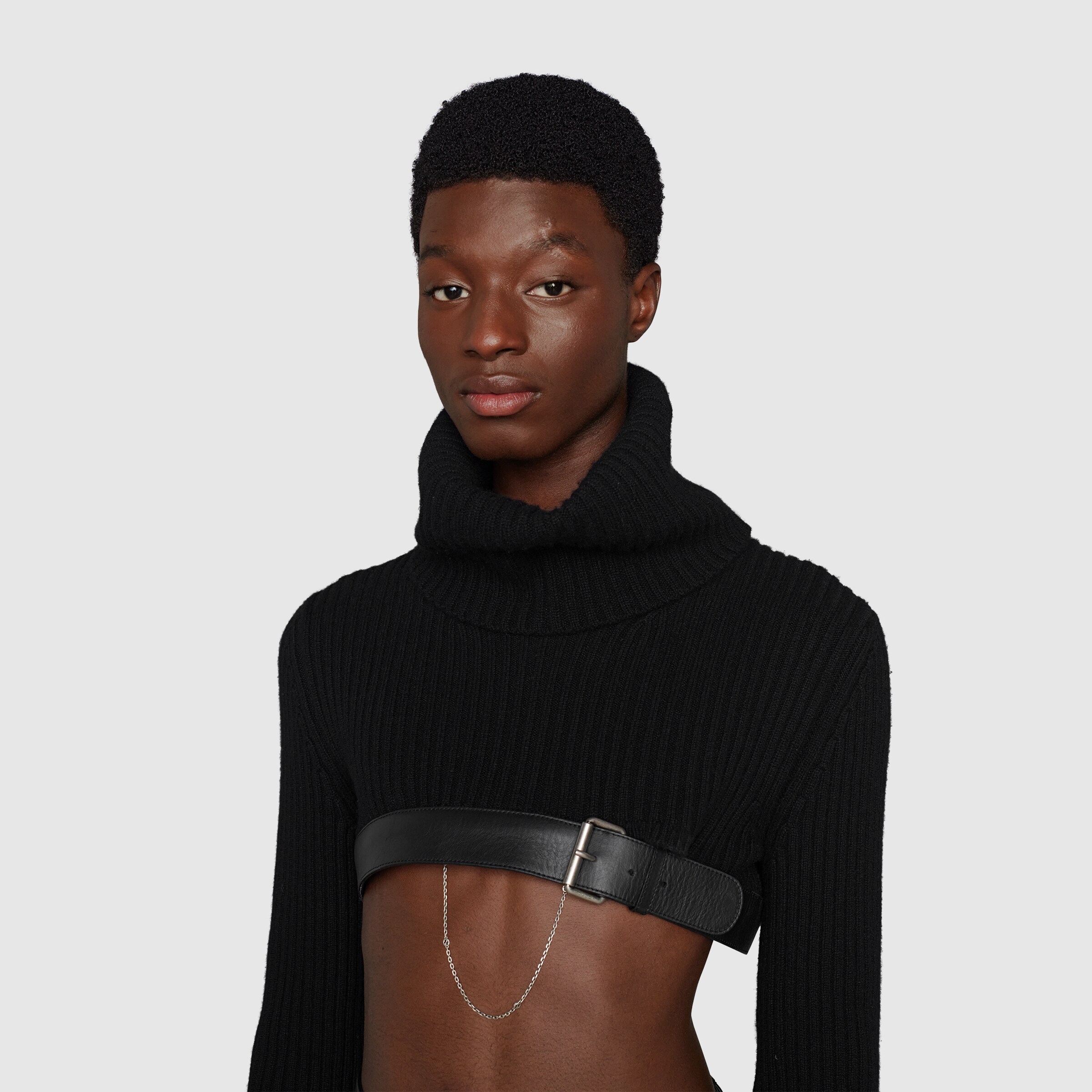 675558_XKB4M_1043_010_100_0000_Light-Cashmere-knit-cropped-turtleneck-jumper.jpg