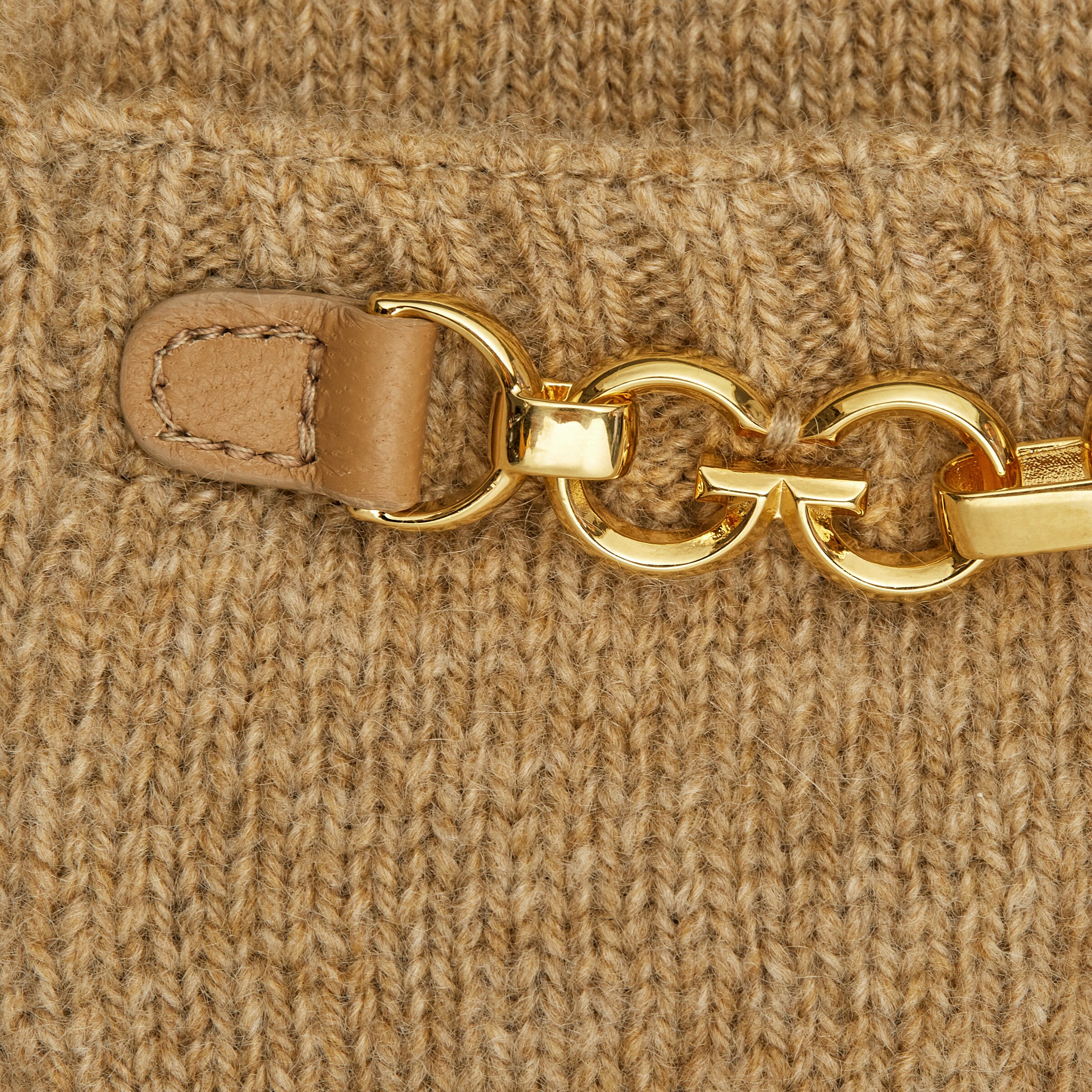 678443_XKB1R_2184_011_100_0000_Light-Cashmere-vest-with-chain-detail.jpg