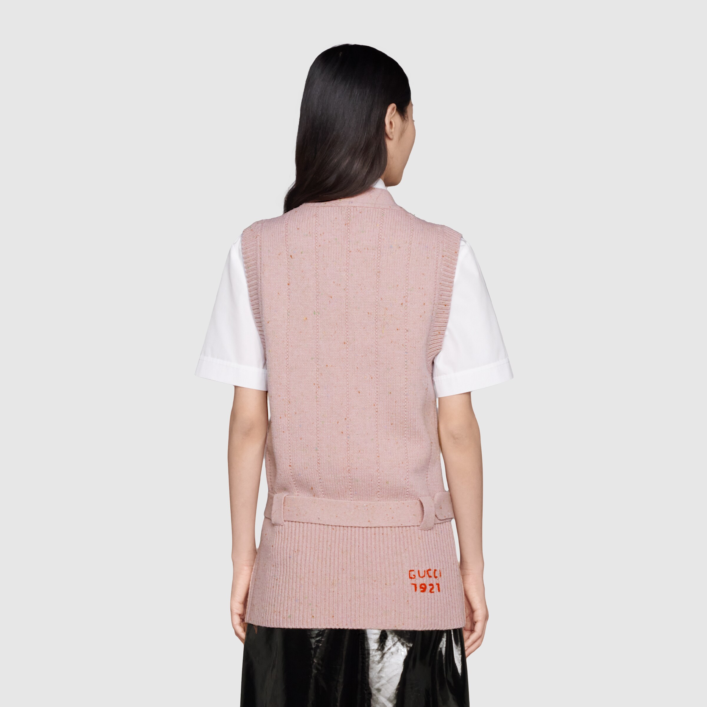 680891_XKB3A_5018_005_100_0000_Light-Belted-rib-wool-knit-vest.jpg