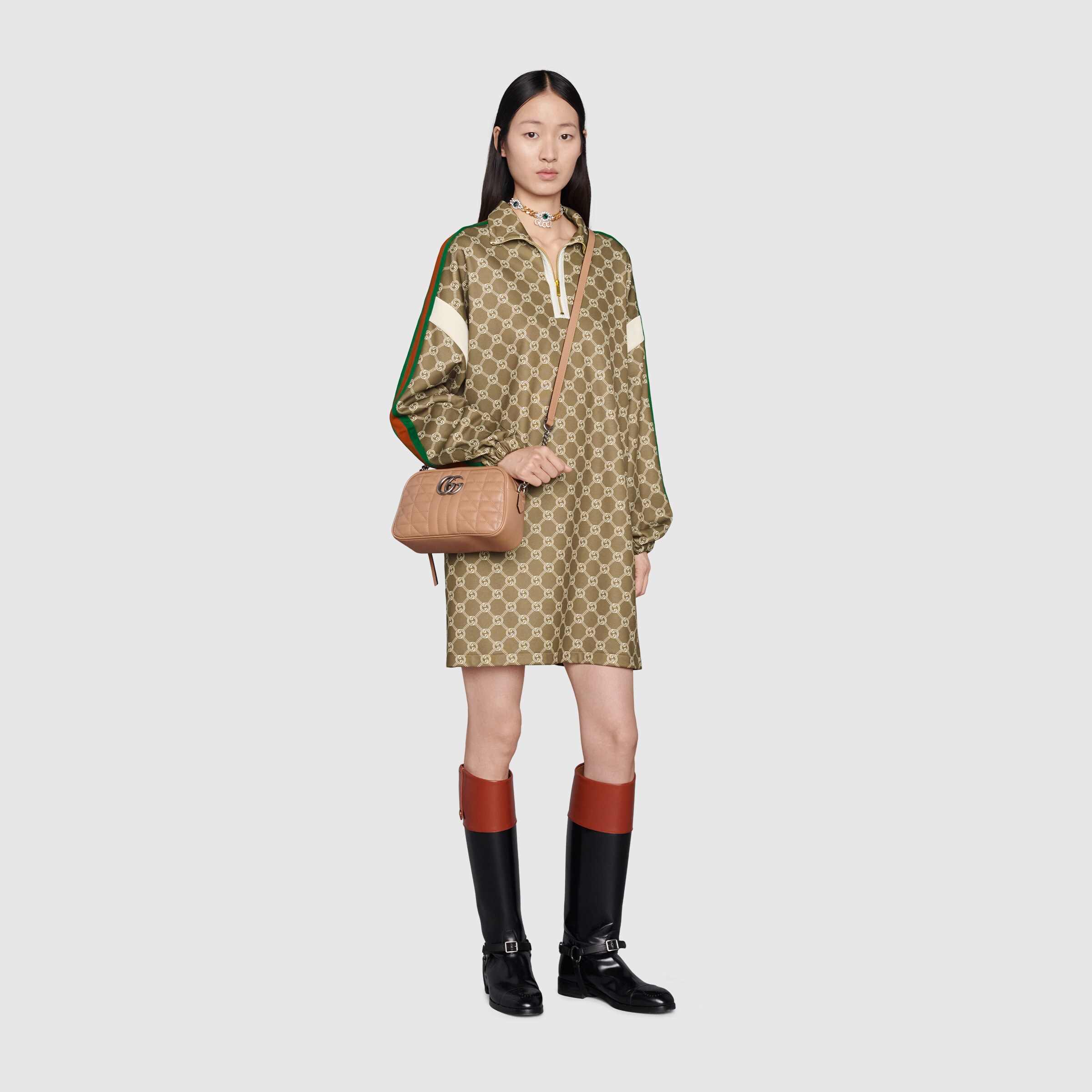 447632_UM8BN_2754_011_100_0000_Light-GG-Marmont-small-shoulder-bag.jpg