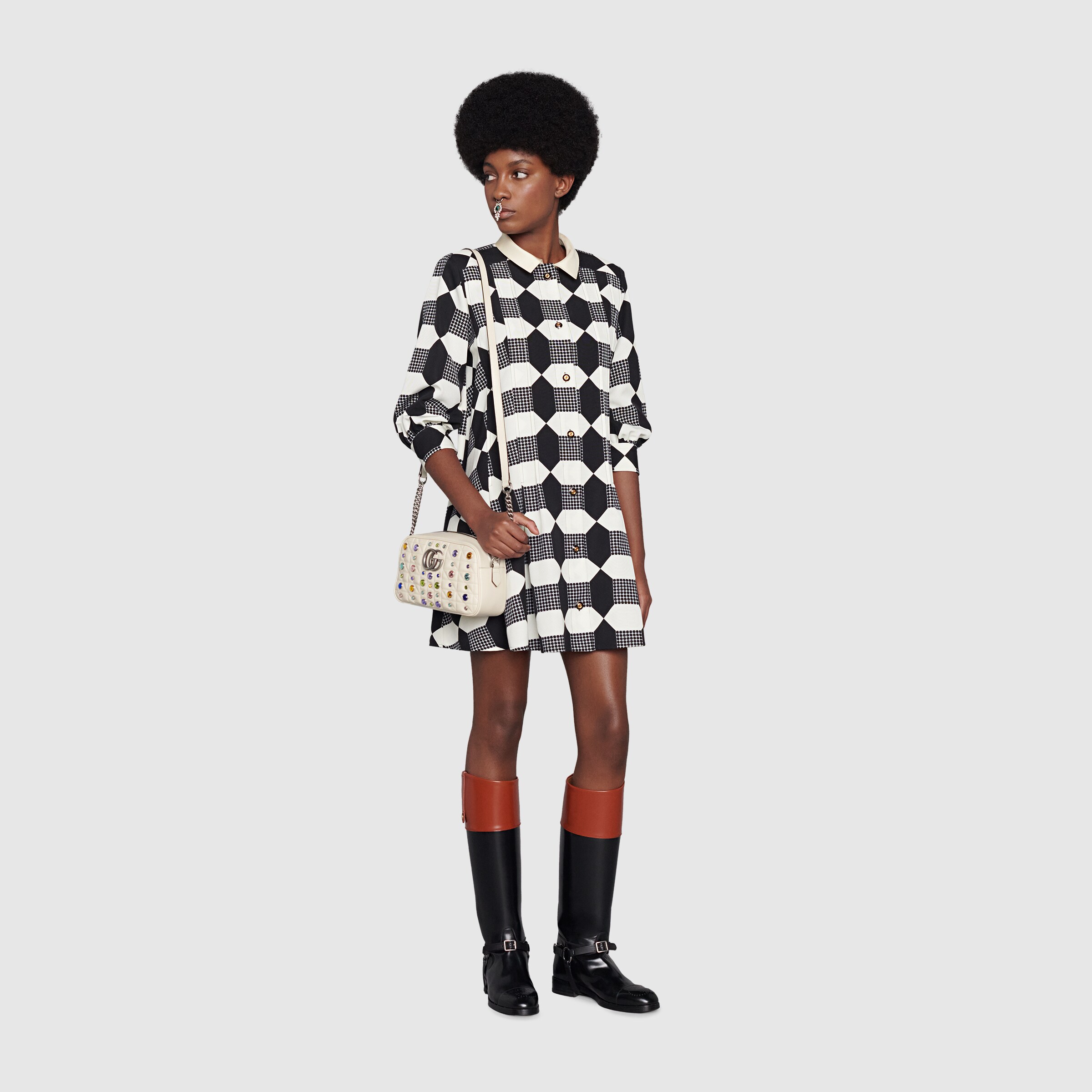 447632_UM8CX_9171_005_100_0000_Light-GG-Marmont-small-shoulder-bag.jpg
