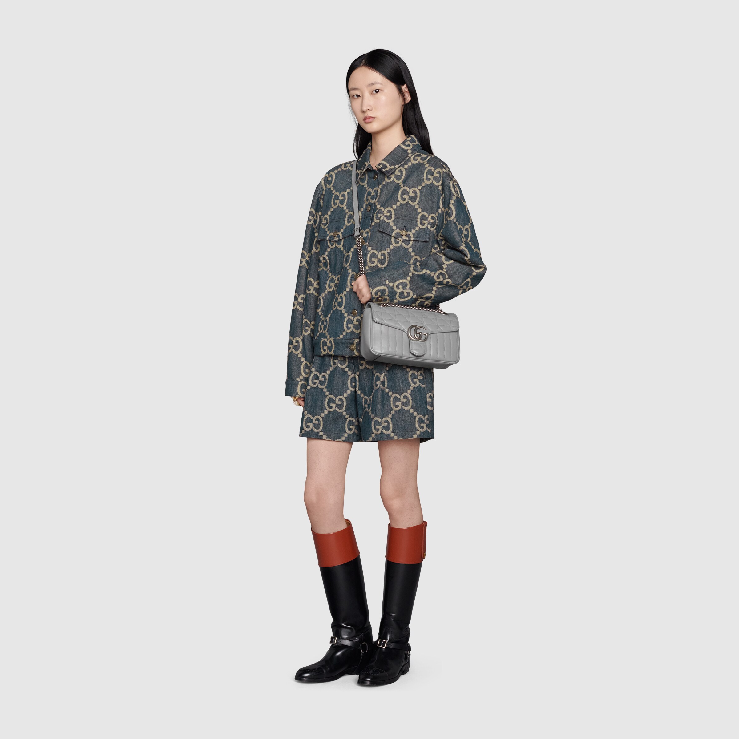 443497_UM8AN_1711_011_100_0000_Light-GG-Marmont-small-shoulder-bag.jpg