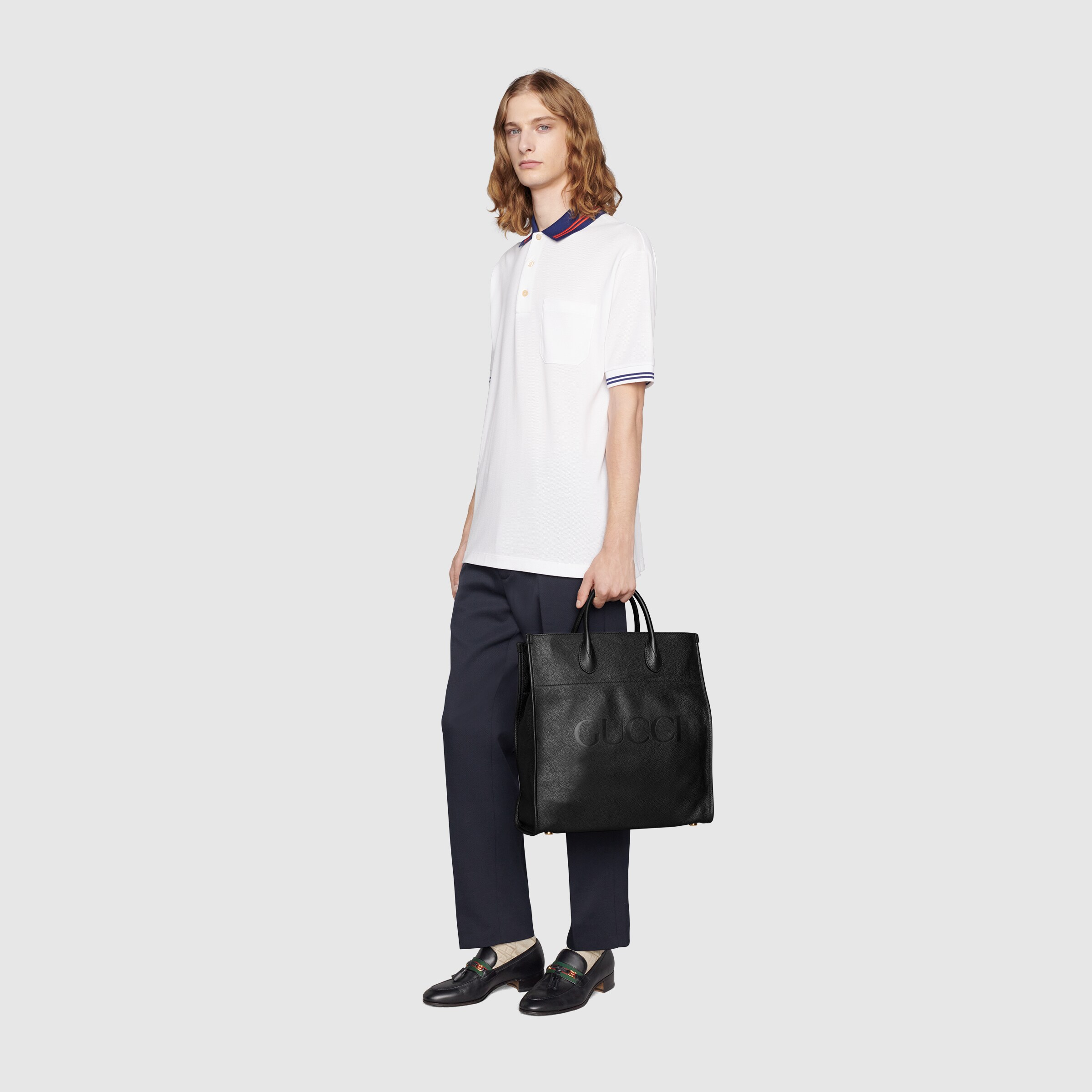 674850_0E8IG_1000_005_100_0000_Light-Large-tote-with-Gucci-logo.jpg
