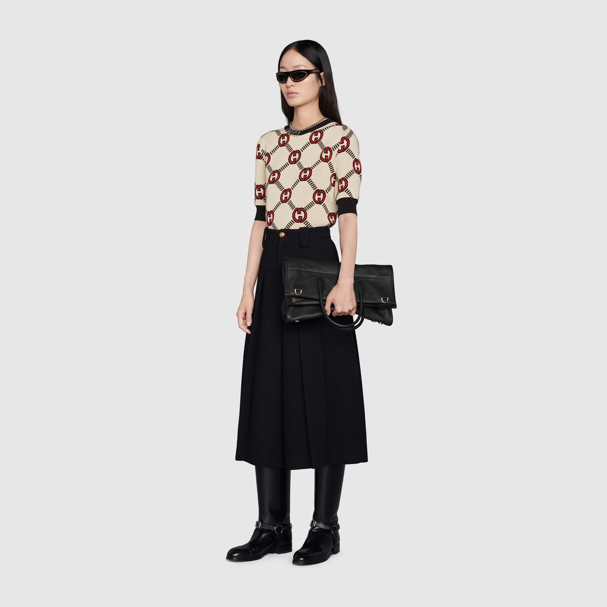 674850_0E8IG_1000_011_100_0000_Light-Large-tote-with-Gucci-logo.jpg