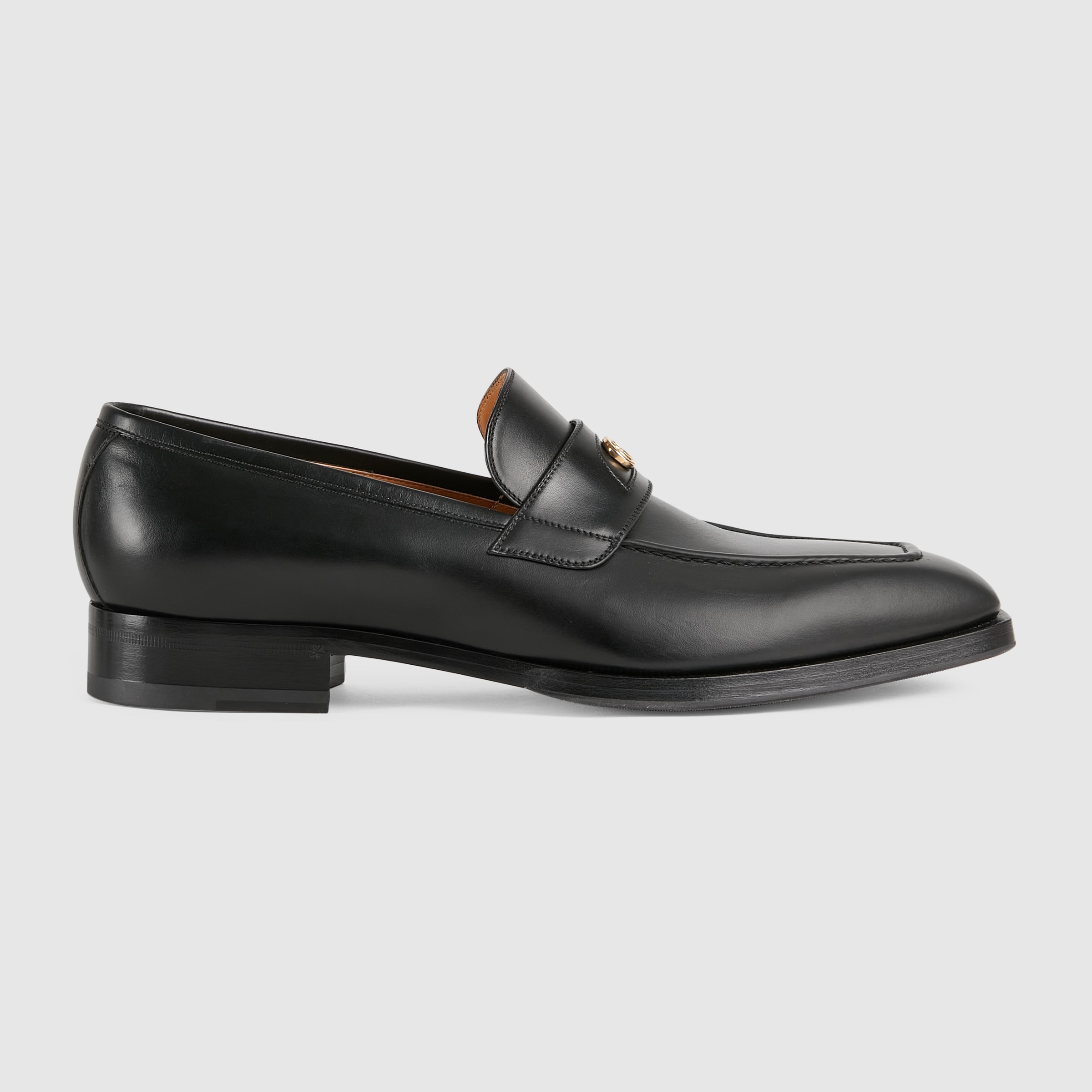 669815_06F00_1000_001_100_0000_Light-Mens-loafer-with-Interlocking-G.jpg
