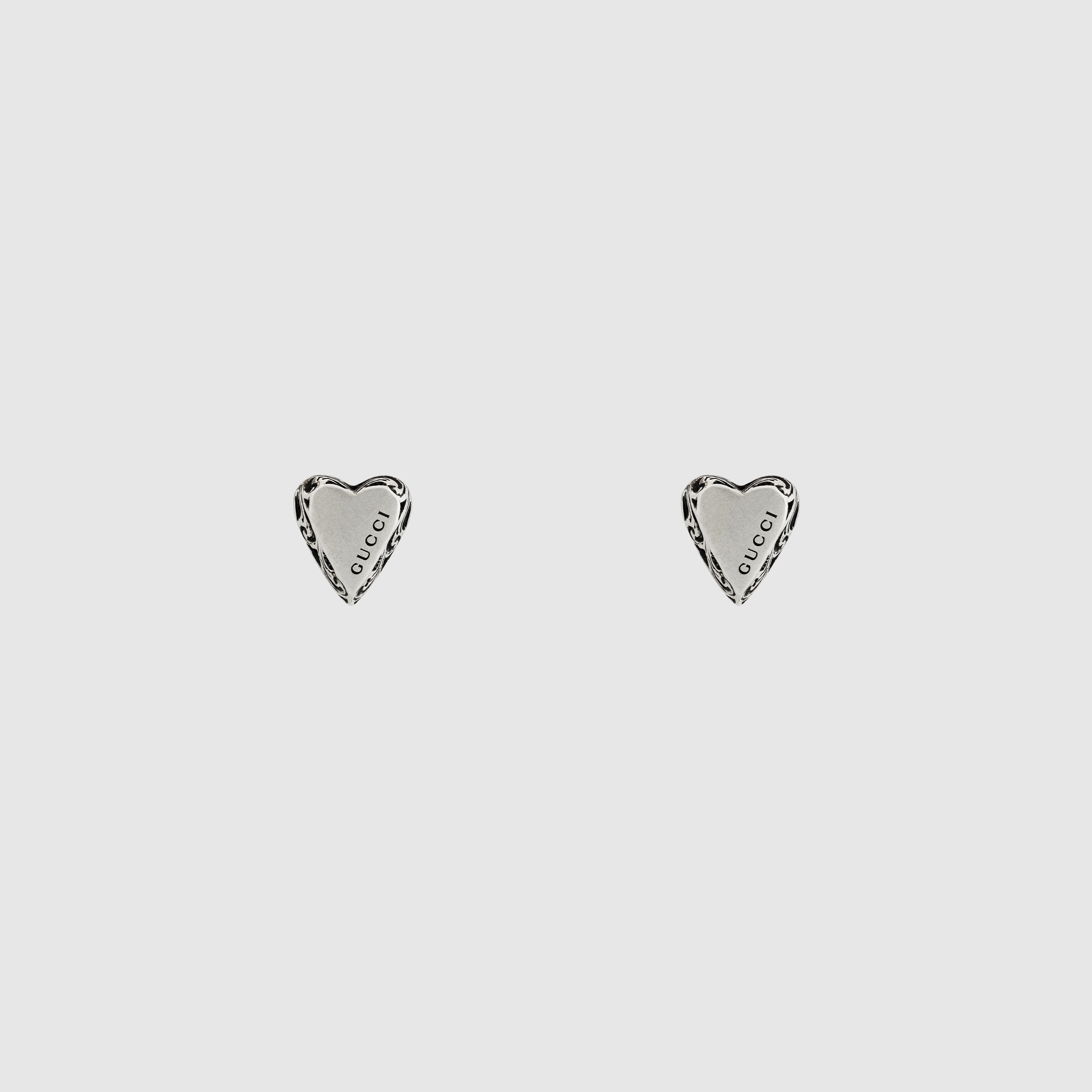 678901_J8400_0728_001_100_0000_Light-Gucci-heart-earrings.jpg