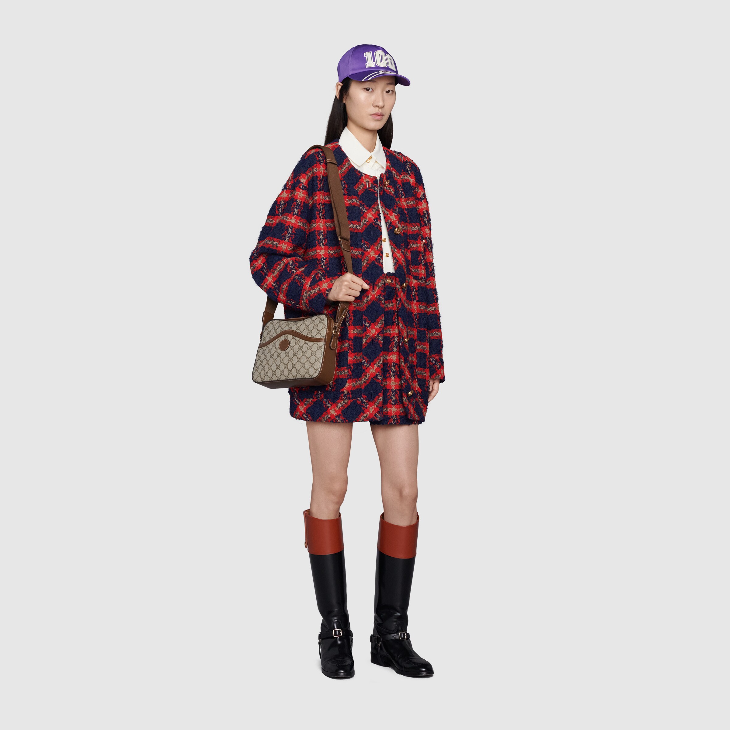 675891_92THG_8563_011_100_0000_Light-Messenger-bag-with-Interlocking-G.jpg