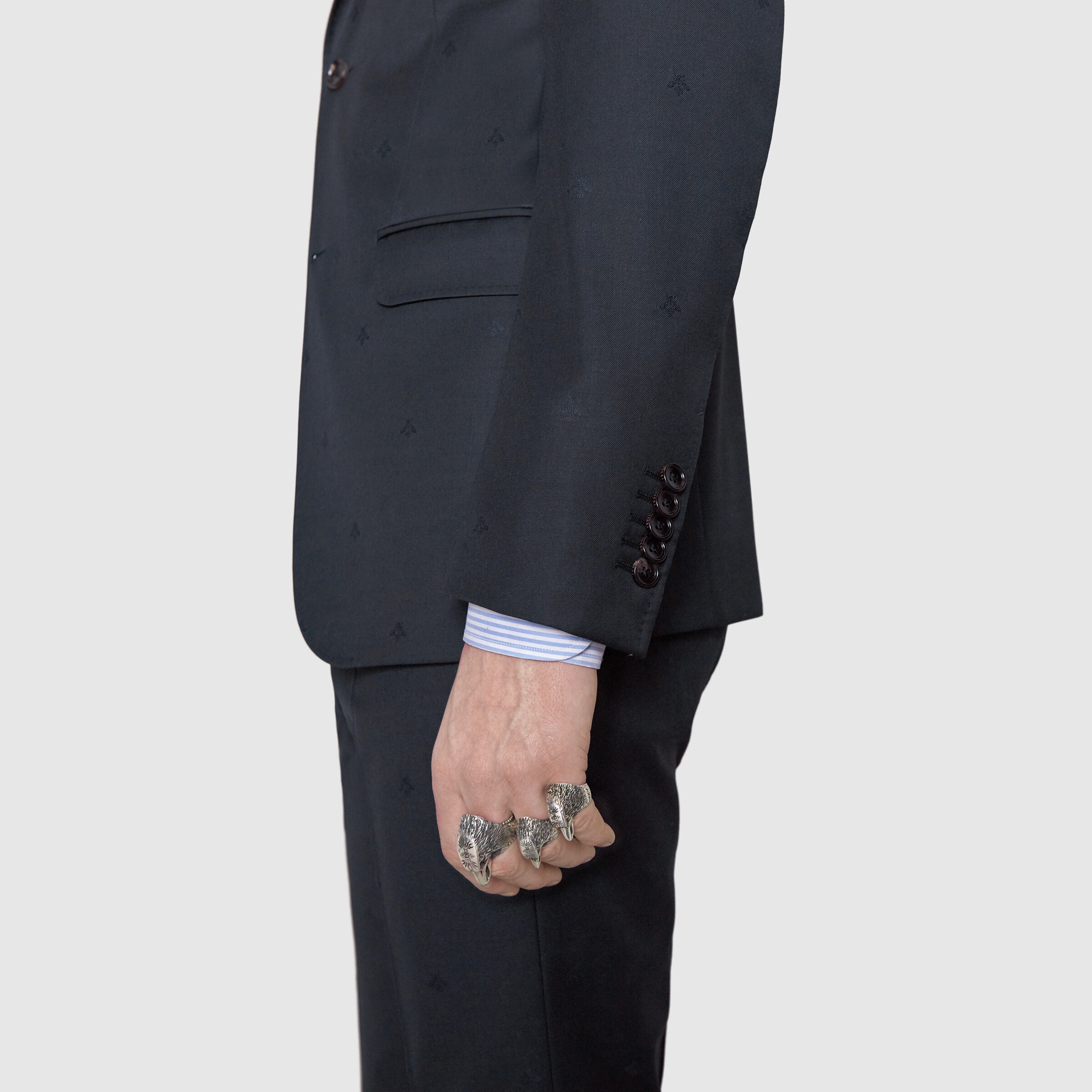 473218_Z589E_4440_013_100_0000_Light-Bees-wool-gabardine-suit.jpg