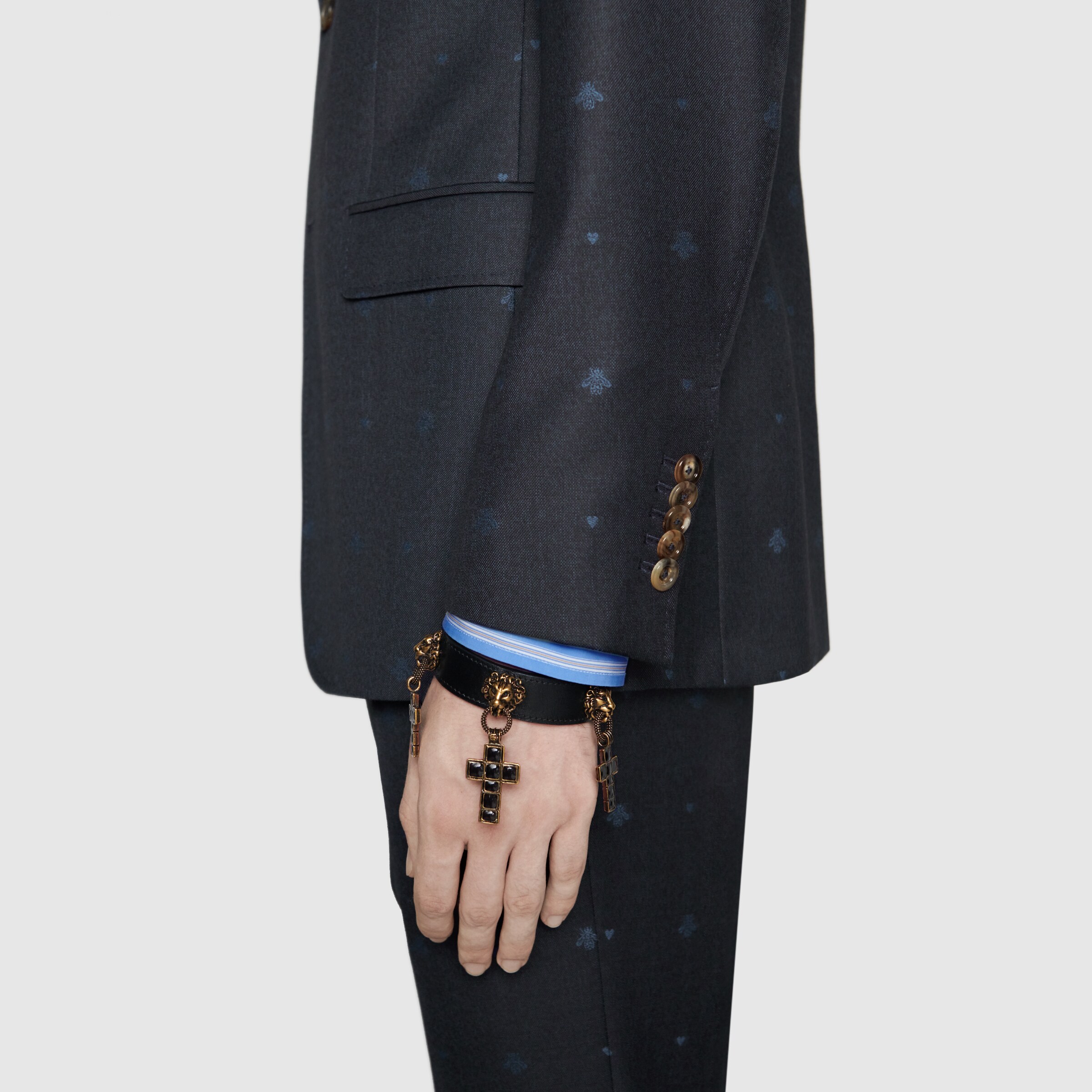 554100_Z559J_4265_013_100_0000_Light-Bees-and-hearts-wool-suit.jpg