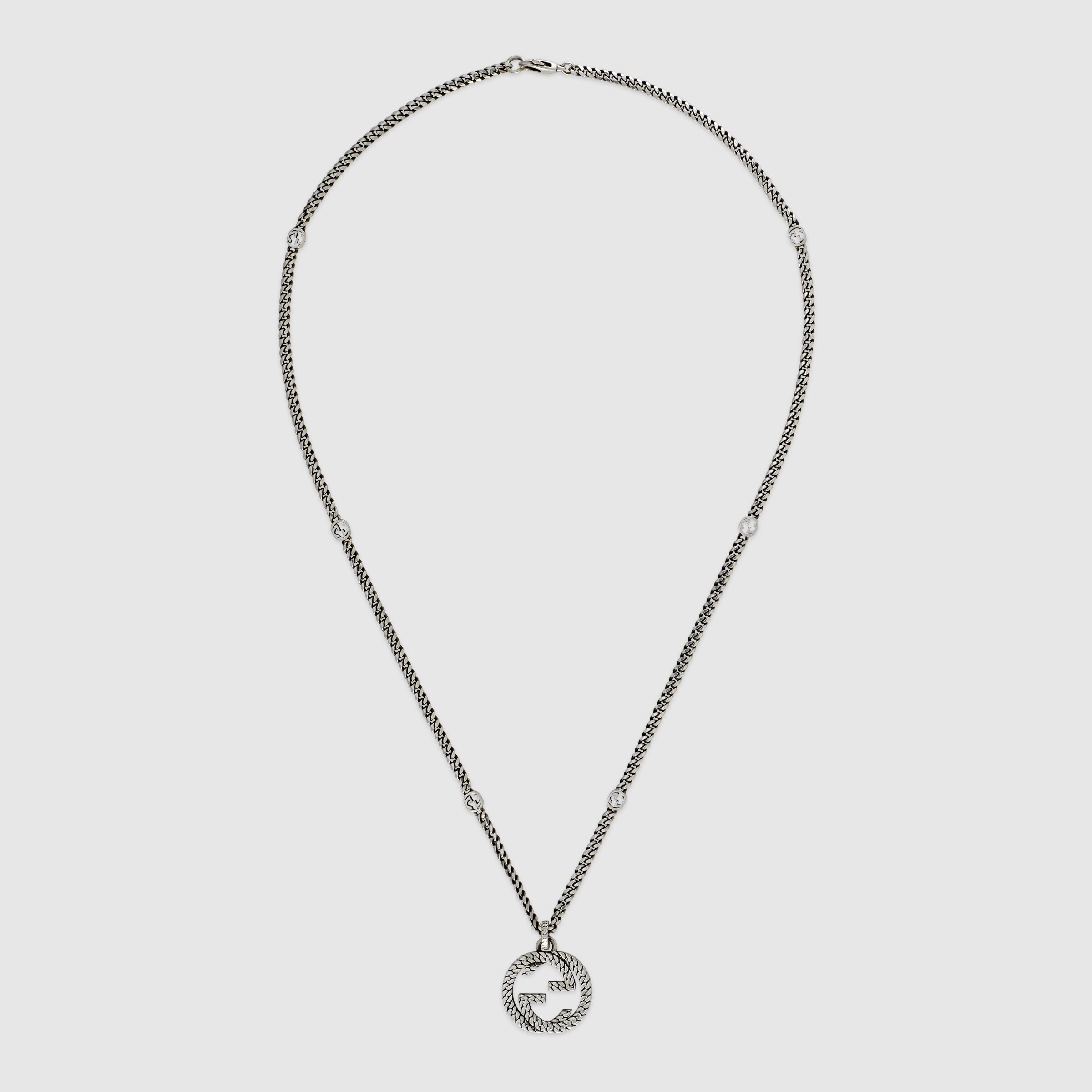 678651_J8400_0728_009_100_0000_Light-Interlocking-G-necklace.jpg