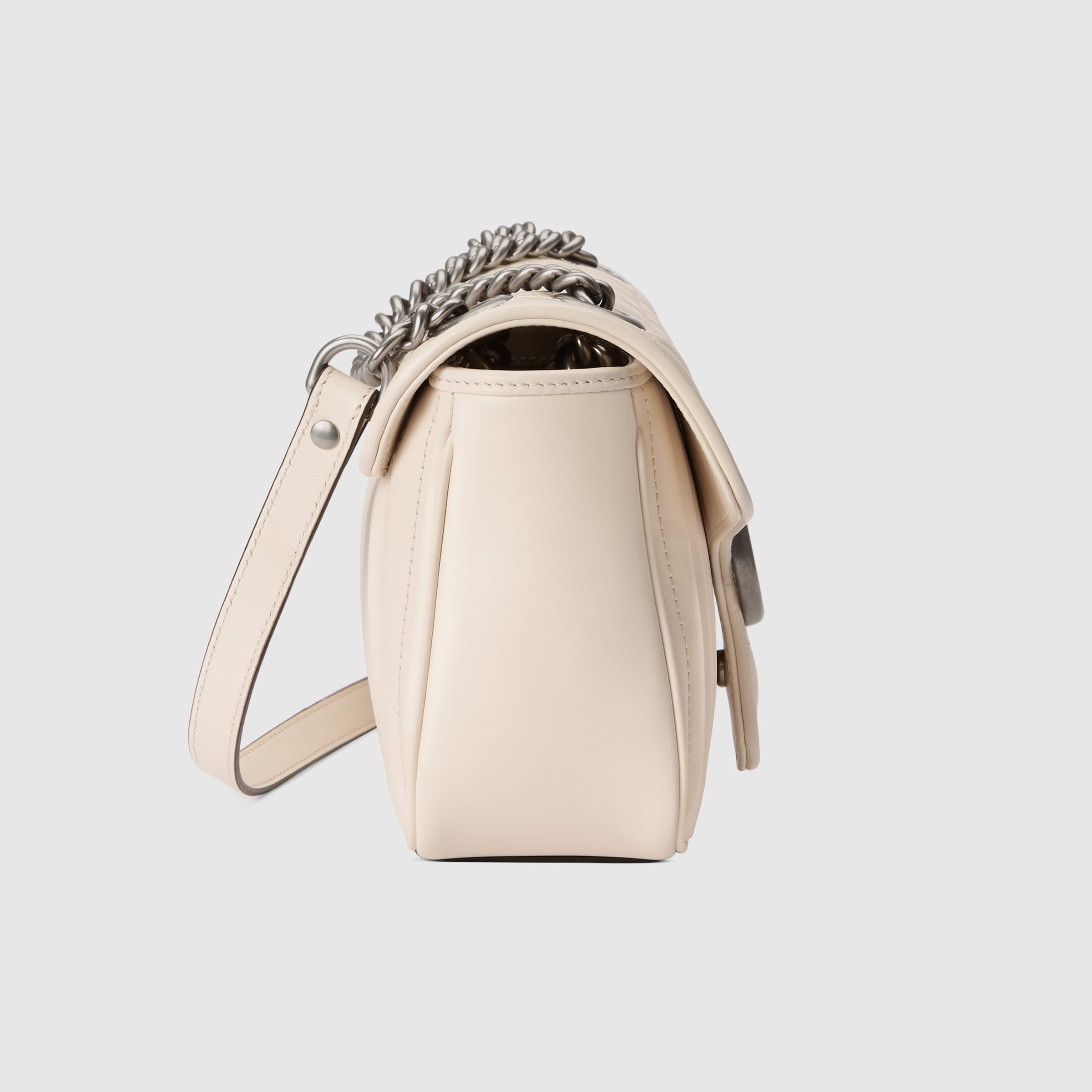 443497_UM8AN_9022_004_063_0000_Light-GG-Marmont-small-shoulder-bag.jpg