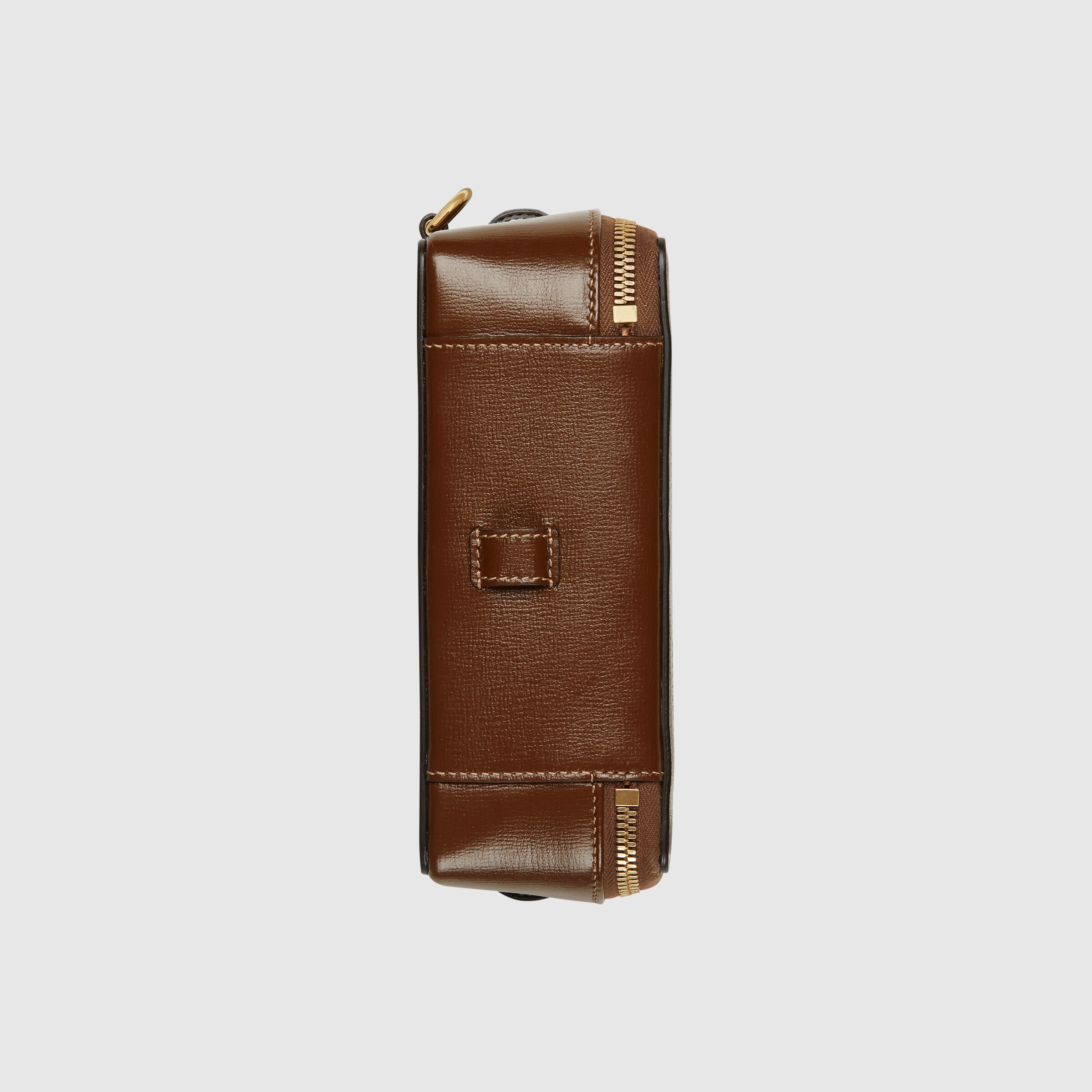 671674_92TCG_8563_009_068_0045_Light-Mini-bag-with-Interlocking-G.jpg