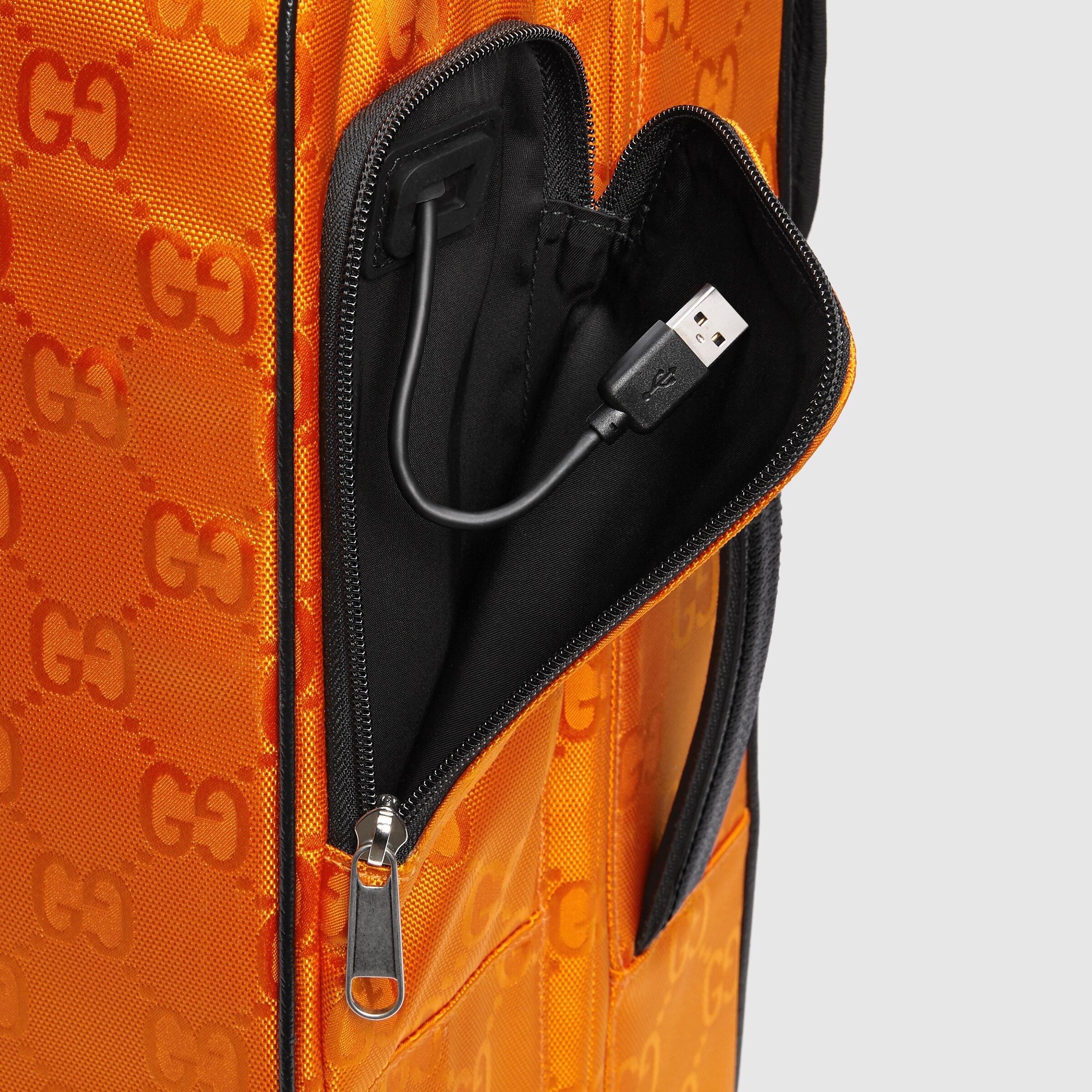 674234_UKDKN_7560_012_100_0000_Light-Gucci-Off-The-Grid-carry-on.jpg