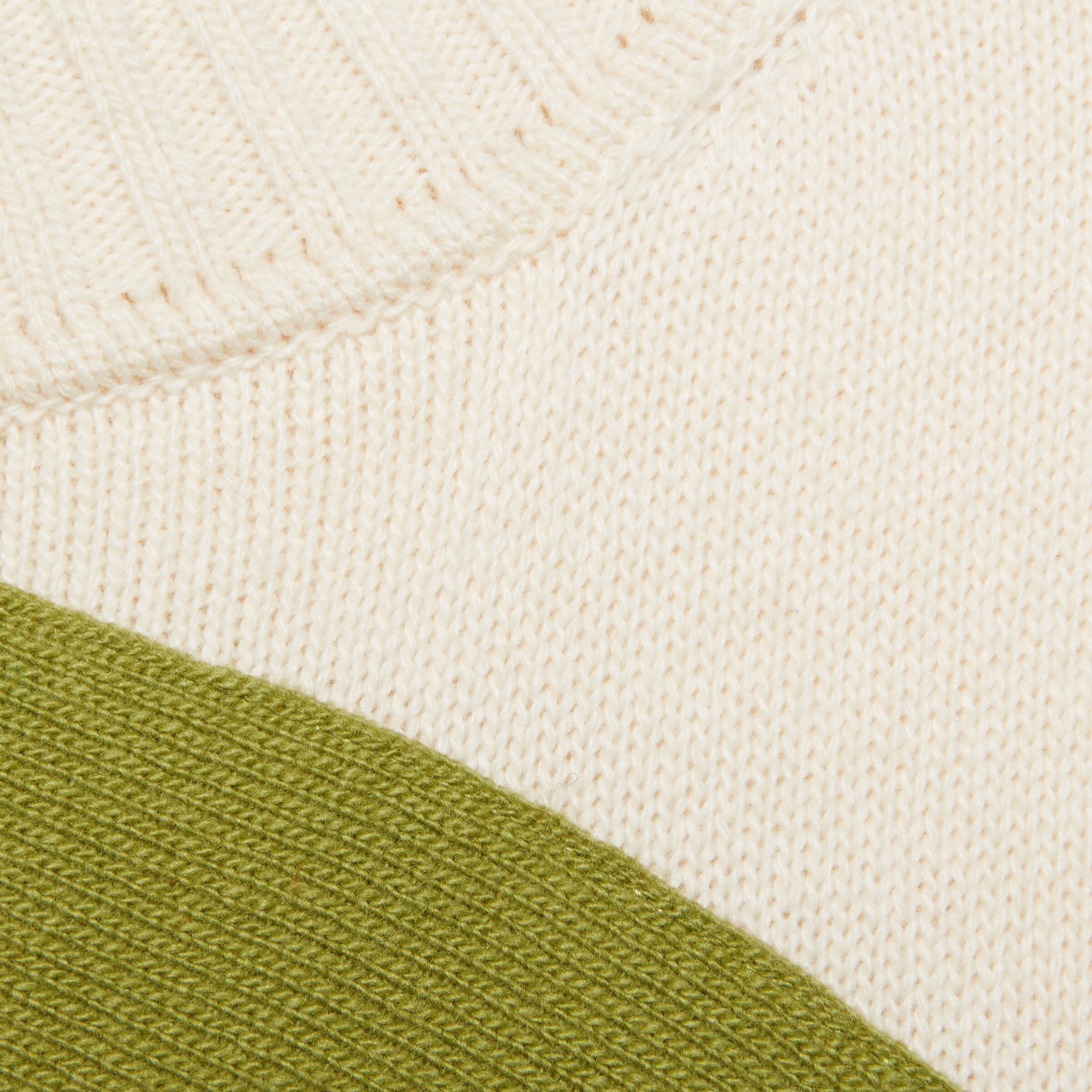678319_XKB5U_8003_011_100_0000_Light-Soft-wool-vest-with-chevron-Web.jpg