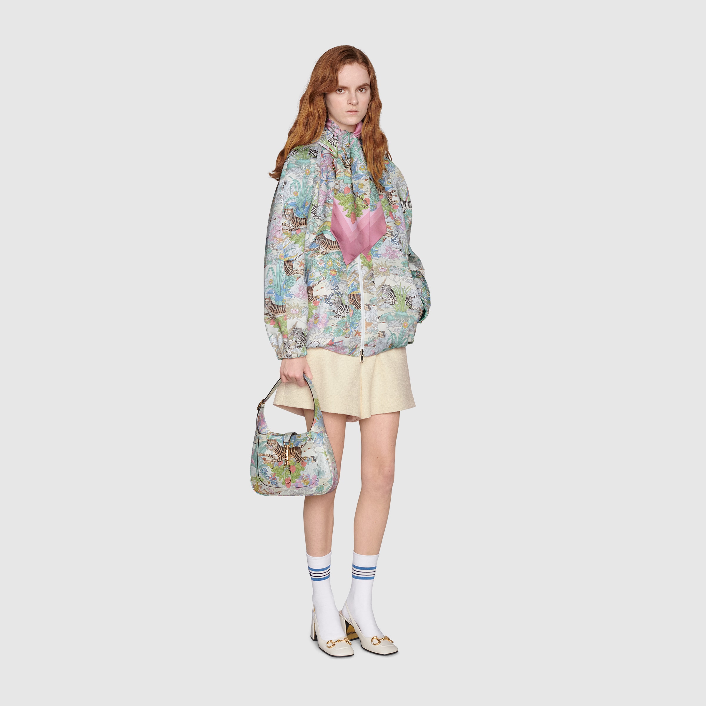 636709_UTIAC_9270_011_100_0000_Light-Gucci-Tiger-Jackie-1961-small-bag.jpg