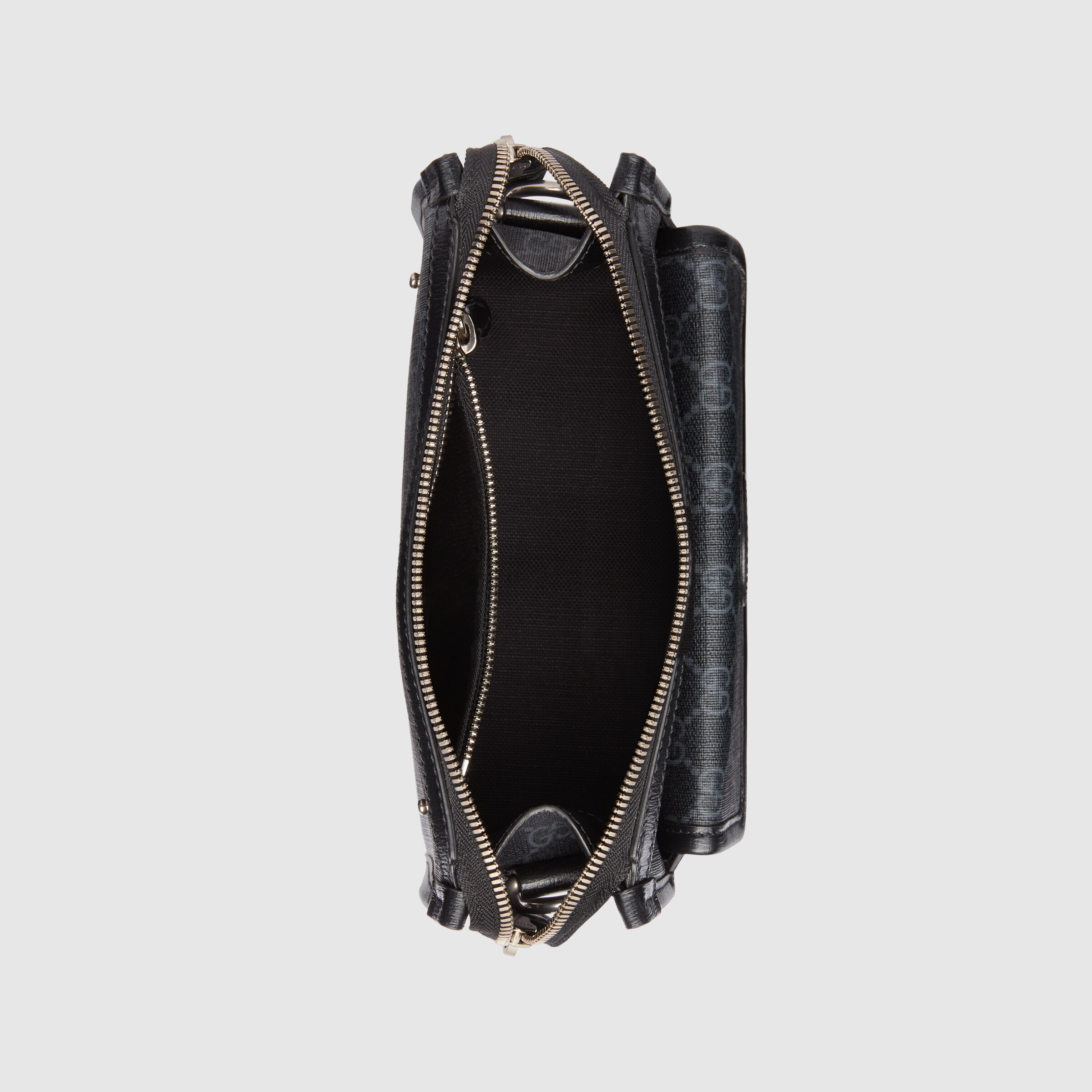 674164_92THN_1000_007_100_0000_Light-Messenger-bag-with-Interlocking-G.jpg