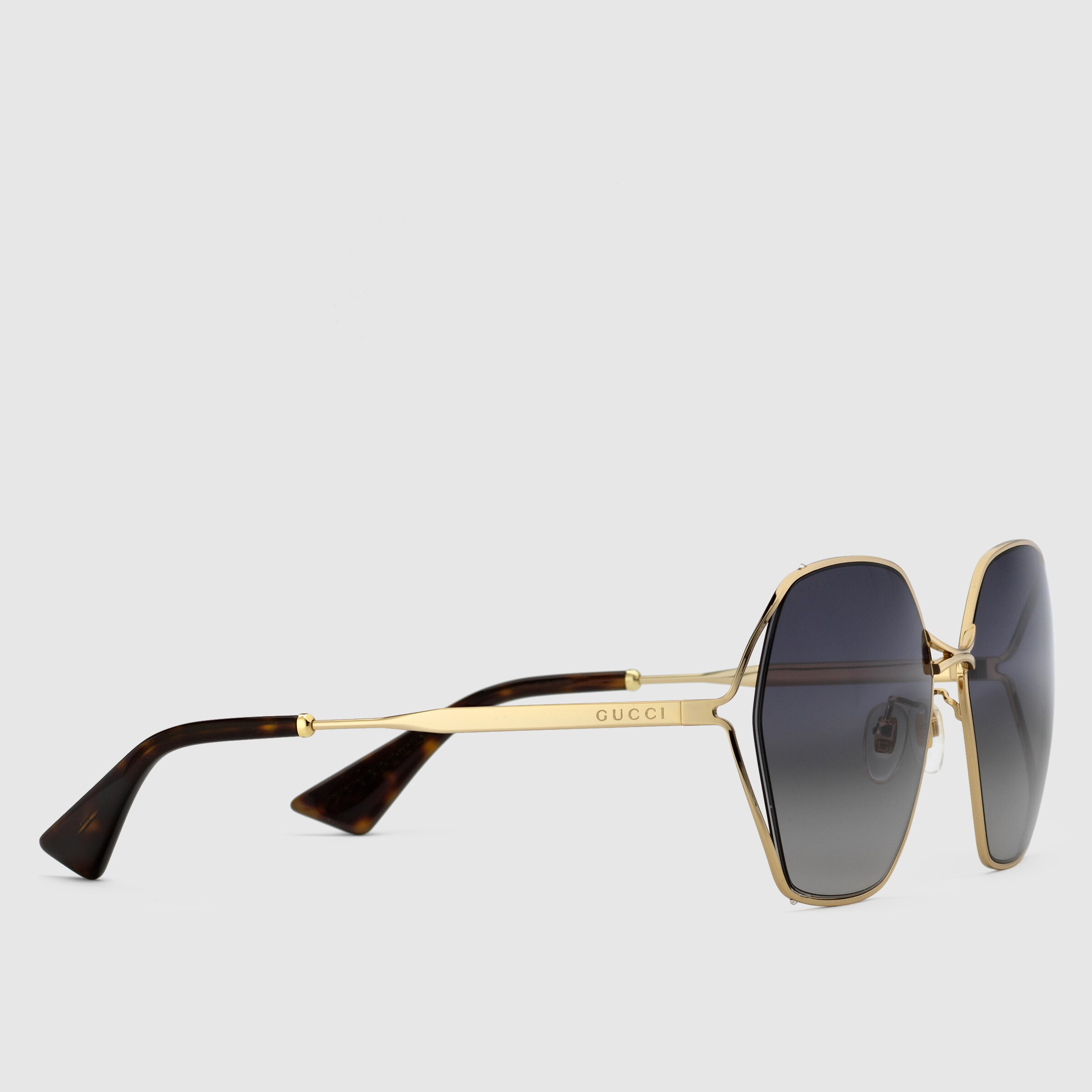 642998_I3330_8012_002_100_0000