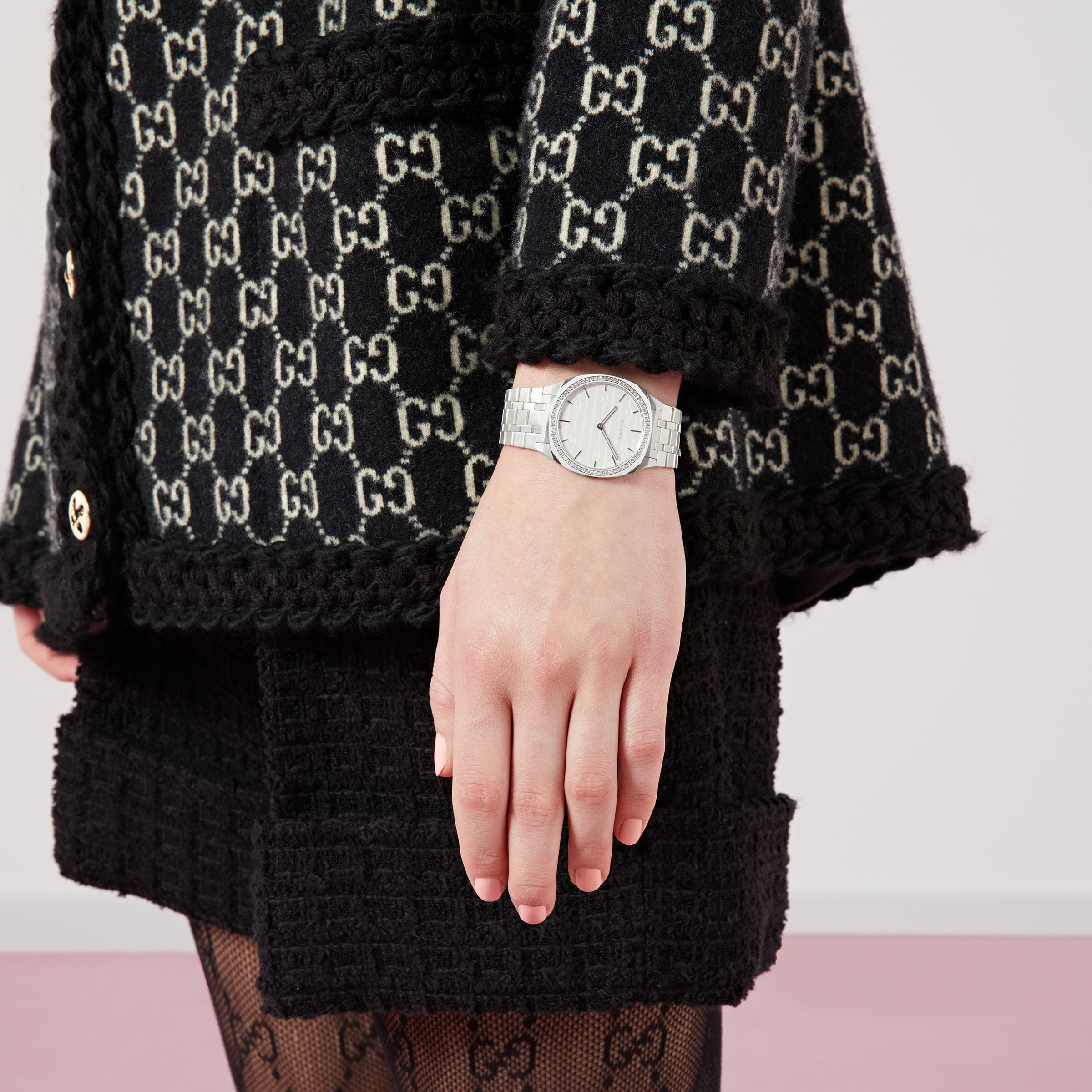 GUCCI ラウンドフェイス時計 マルチカラー